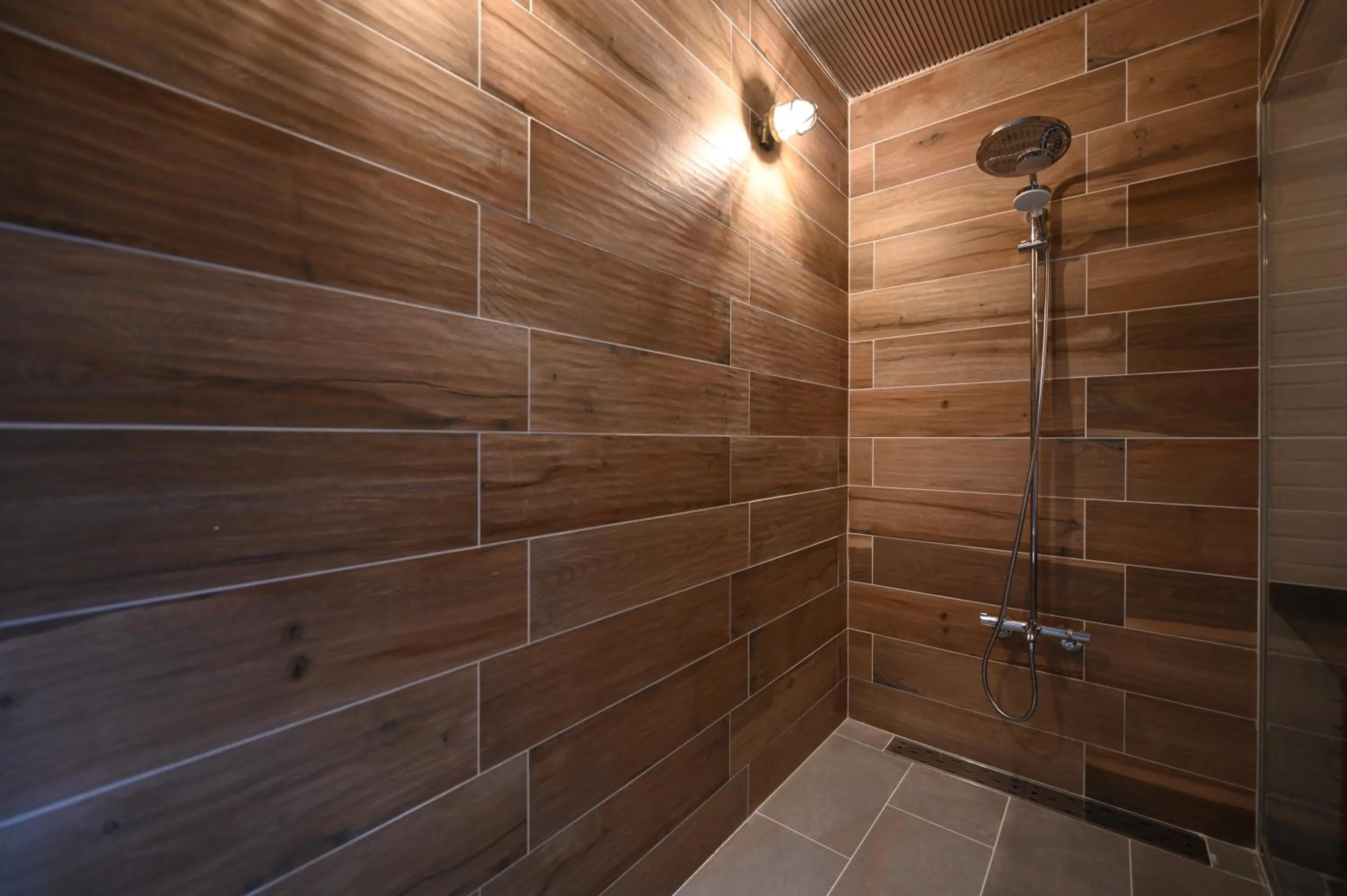 Shower in Inari Ohan