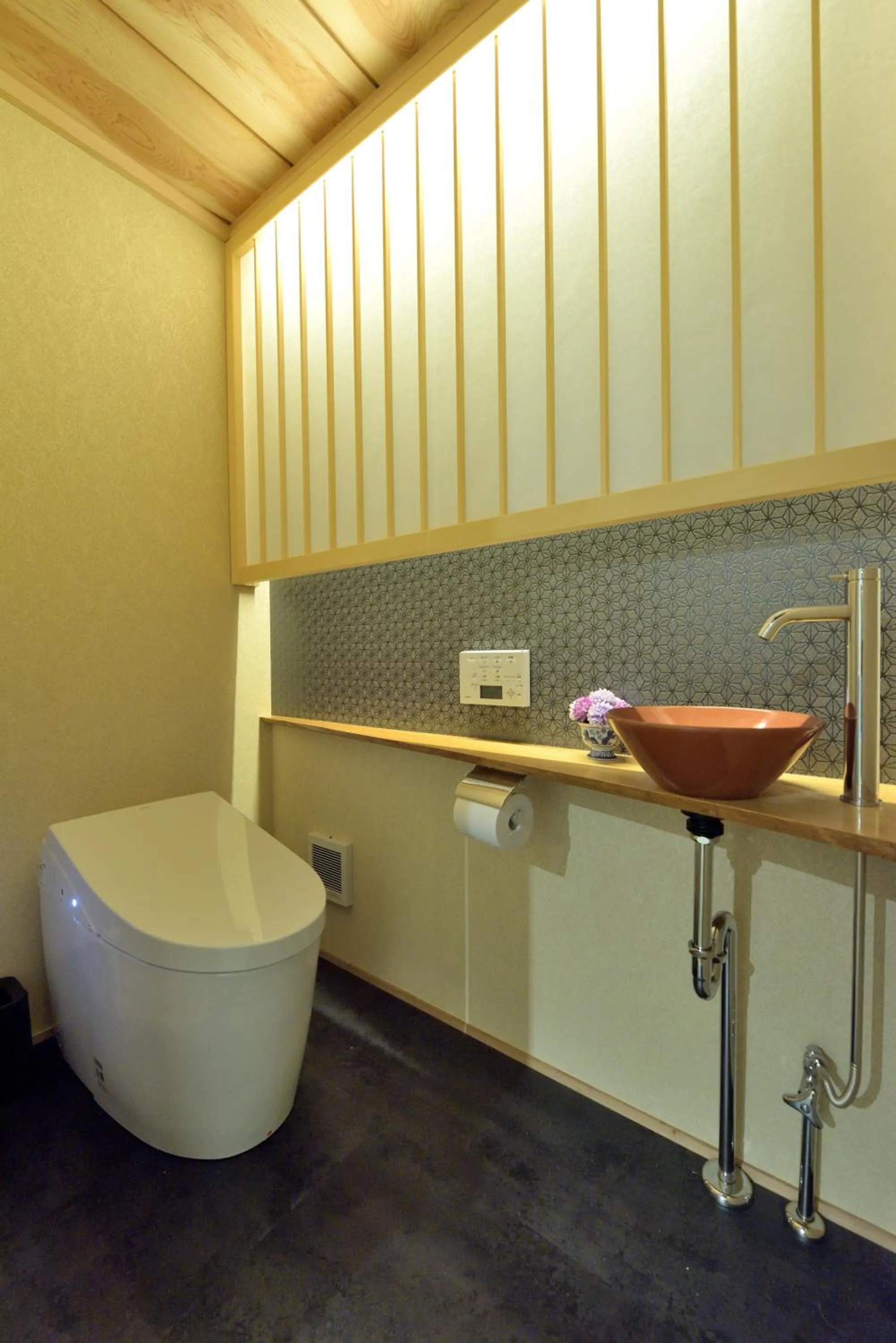 Toilet in Inari Ohan