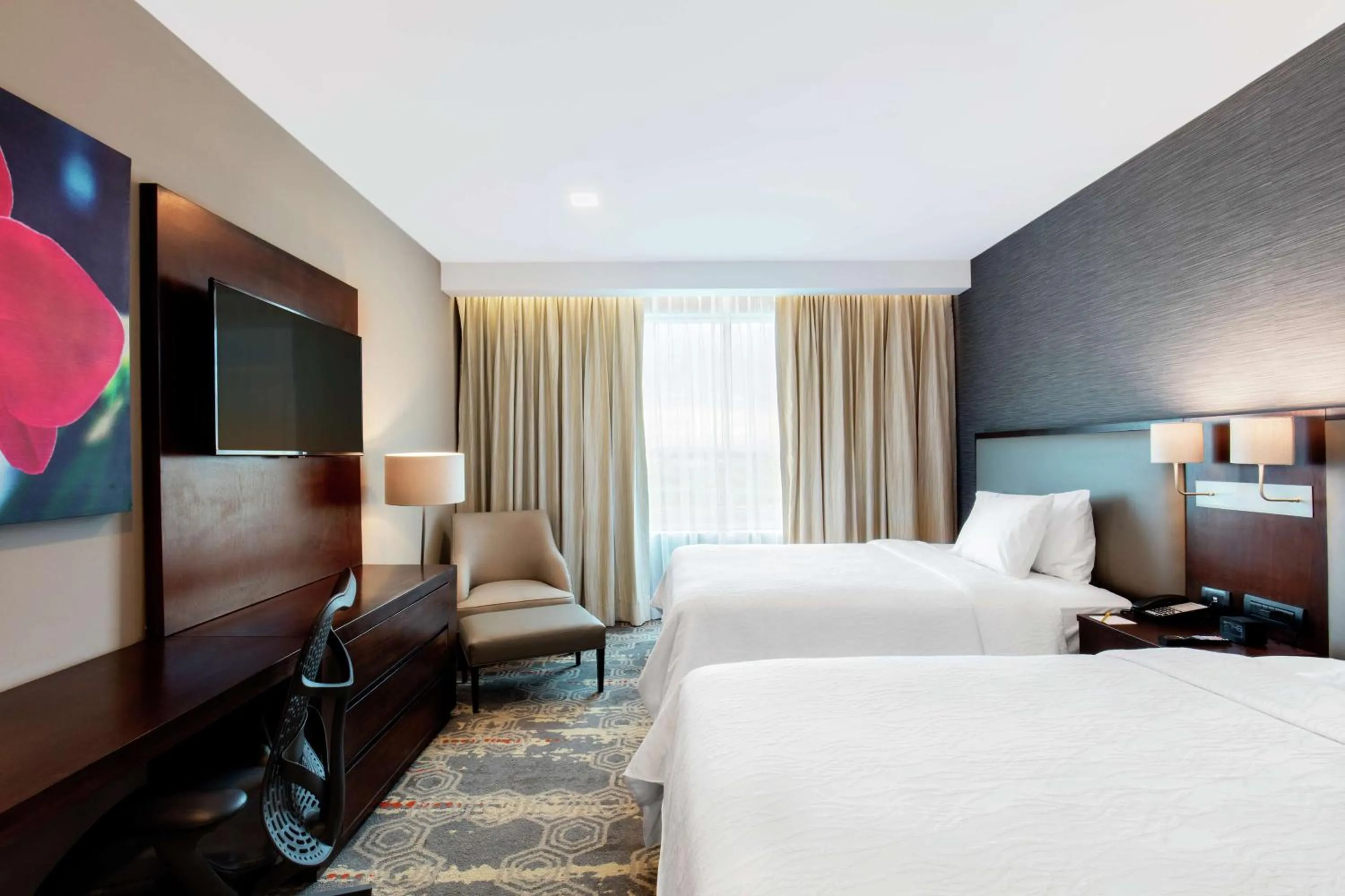 Bedroom, Bed in Hilton Garden Inn Salamanca