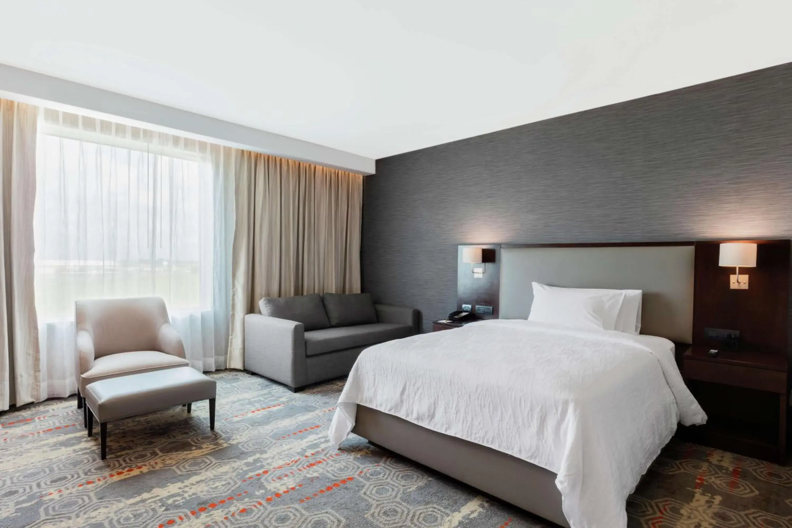 Queen Room - Mobility/Hearing Accessible with Roll-In Shower in Hilton Garden Inn Salamanca Queen Room - Mobility/Hearing Accessible with Roll-In Shower in Hilton Garden Inn Salamanca