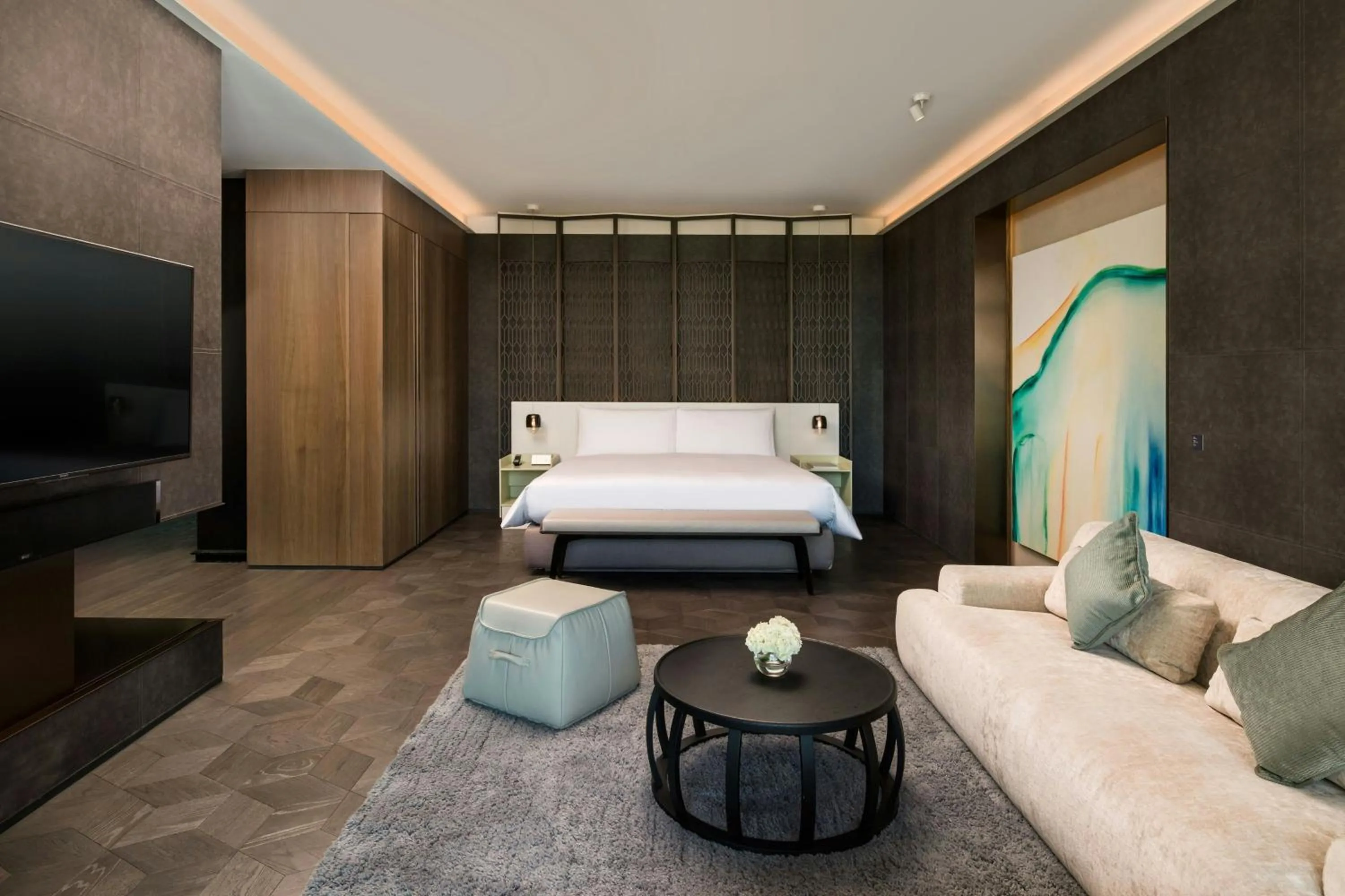 Photo of the whole room, Bed in THE AMNIS, a Luxury Collection Hotel, Kaohsiung