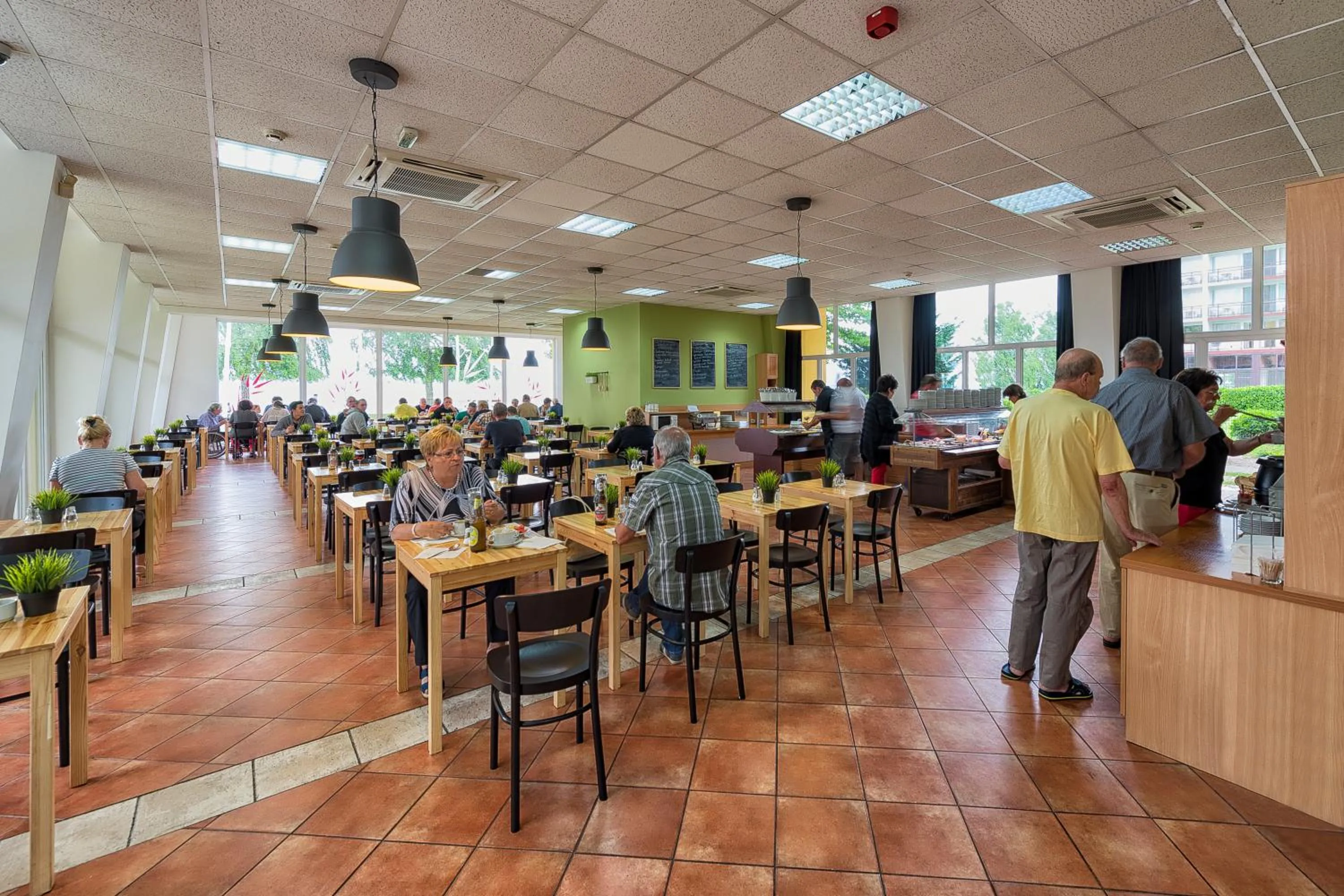 Restaurant/places to eat in Hotel Lido