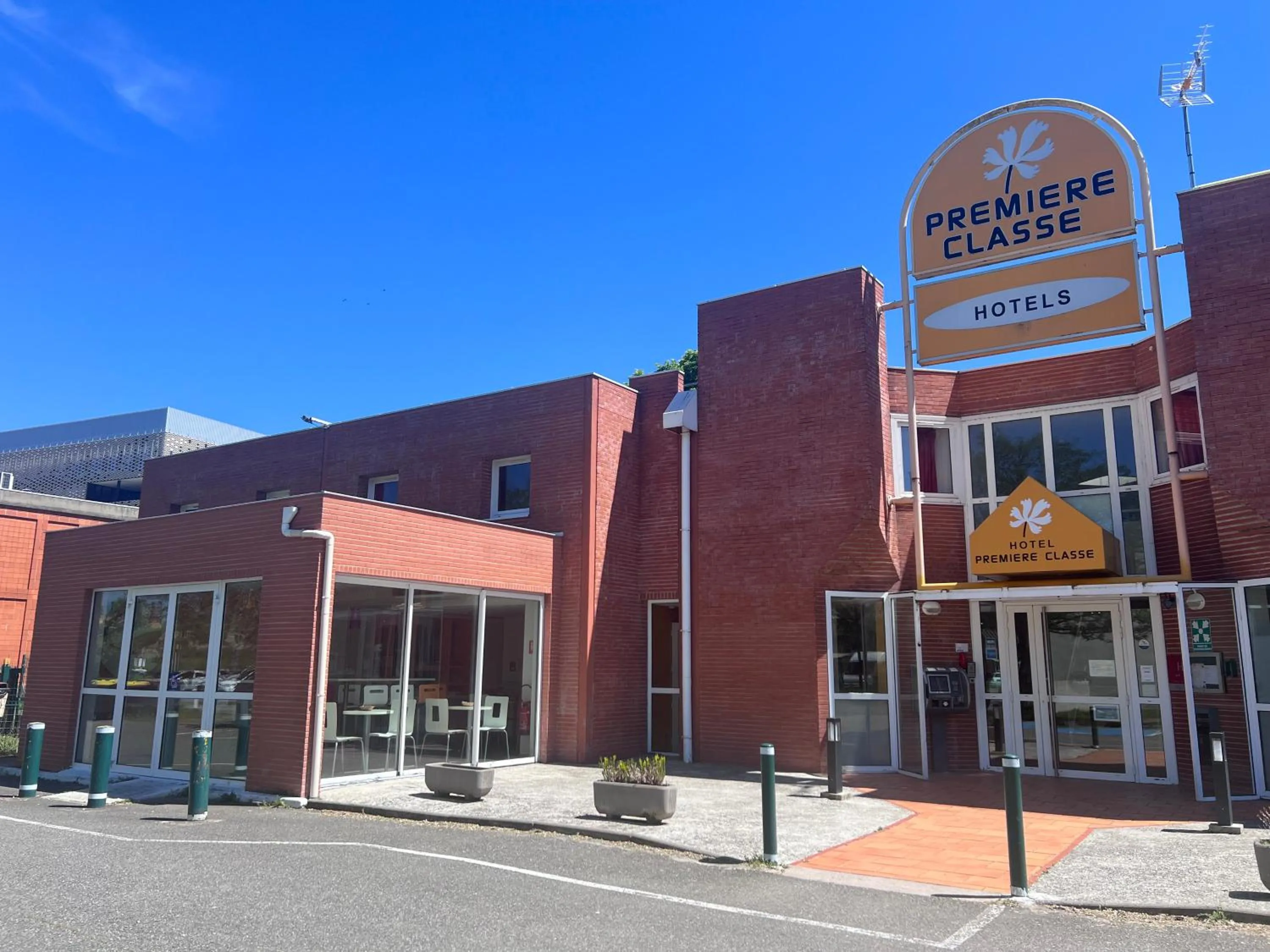 Property building in Premiere Classe Toulouse Sud Labege