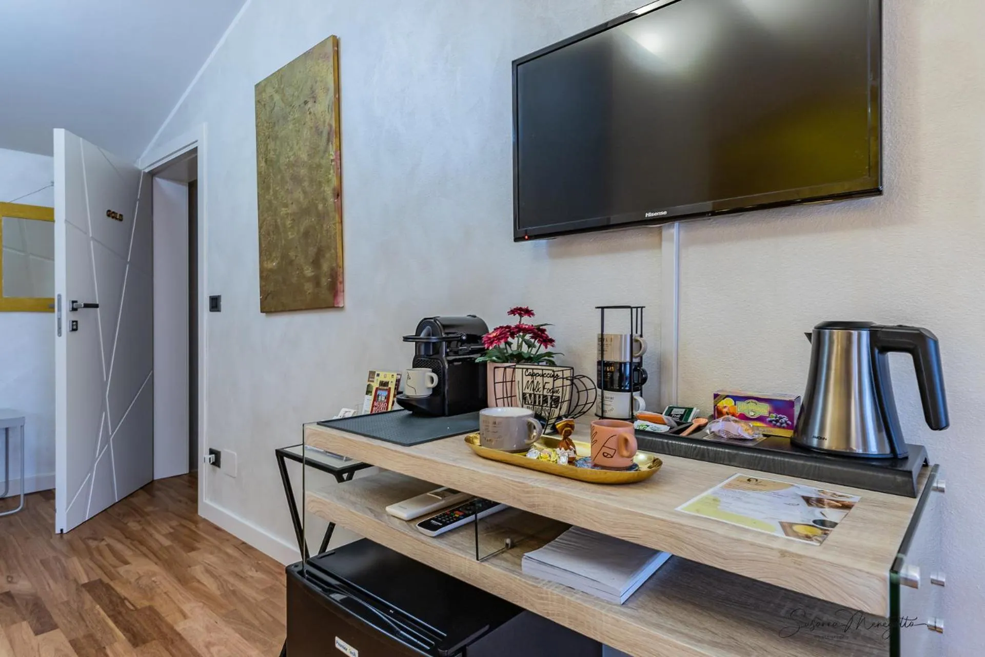 TV and multimedia in Villa Anis Bed and Breakfast