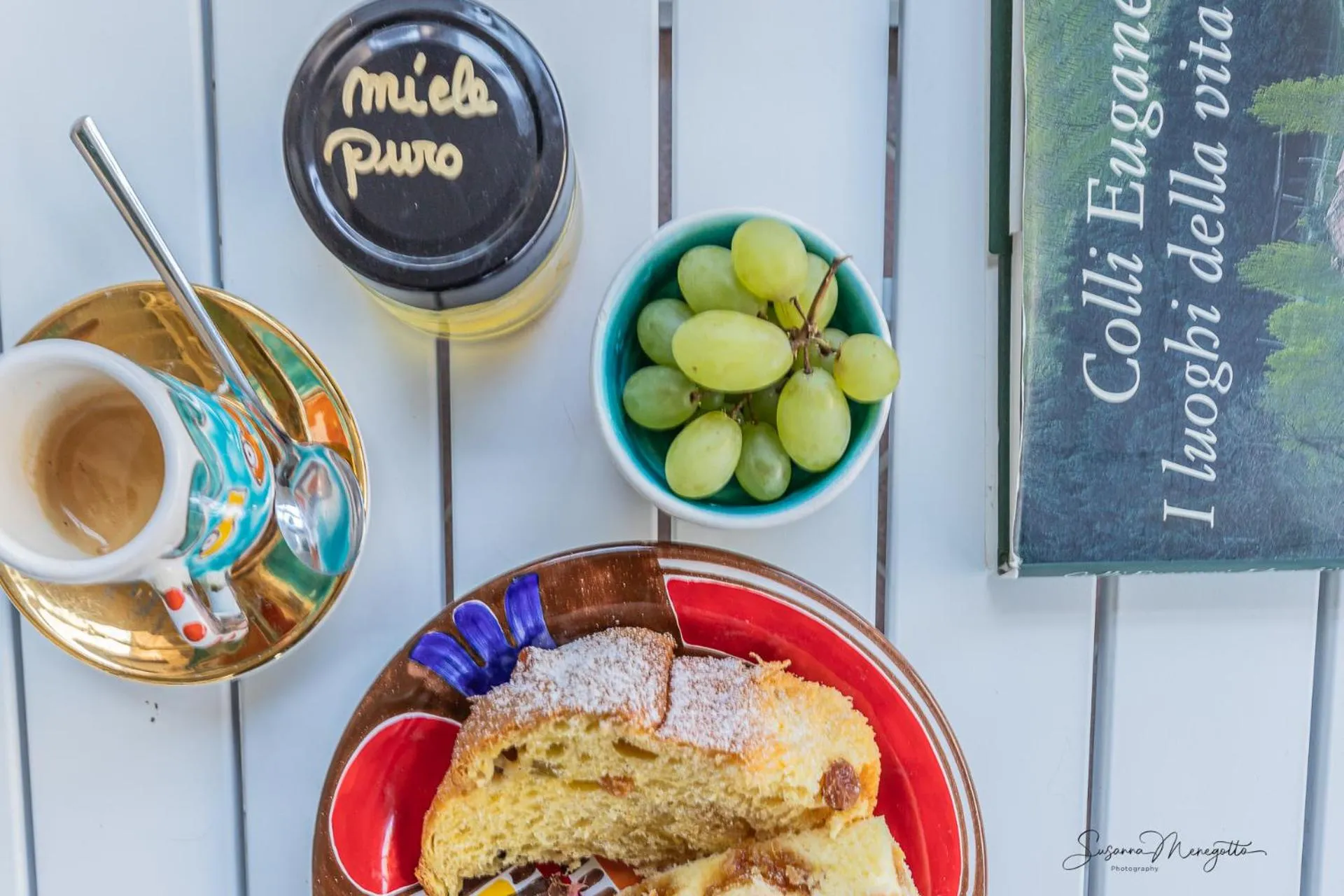 Breakfast in Villa Anis Bed and Breakfast