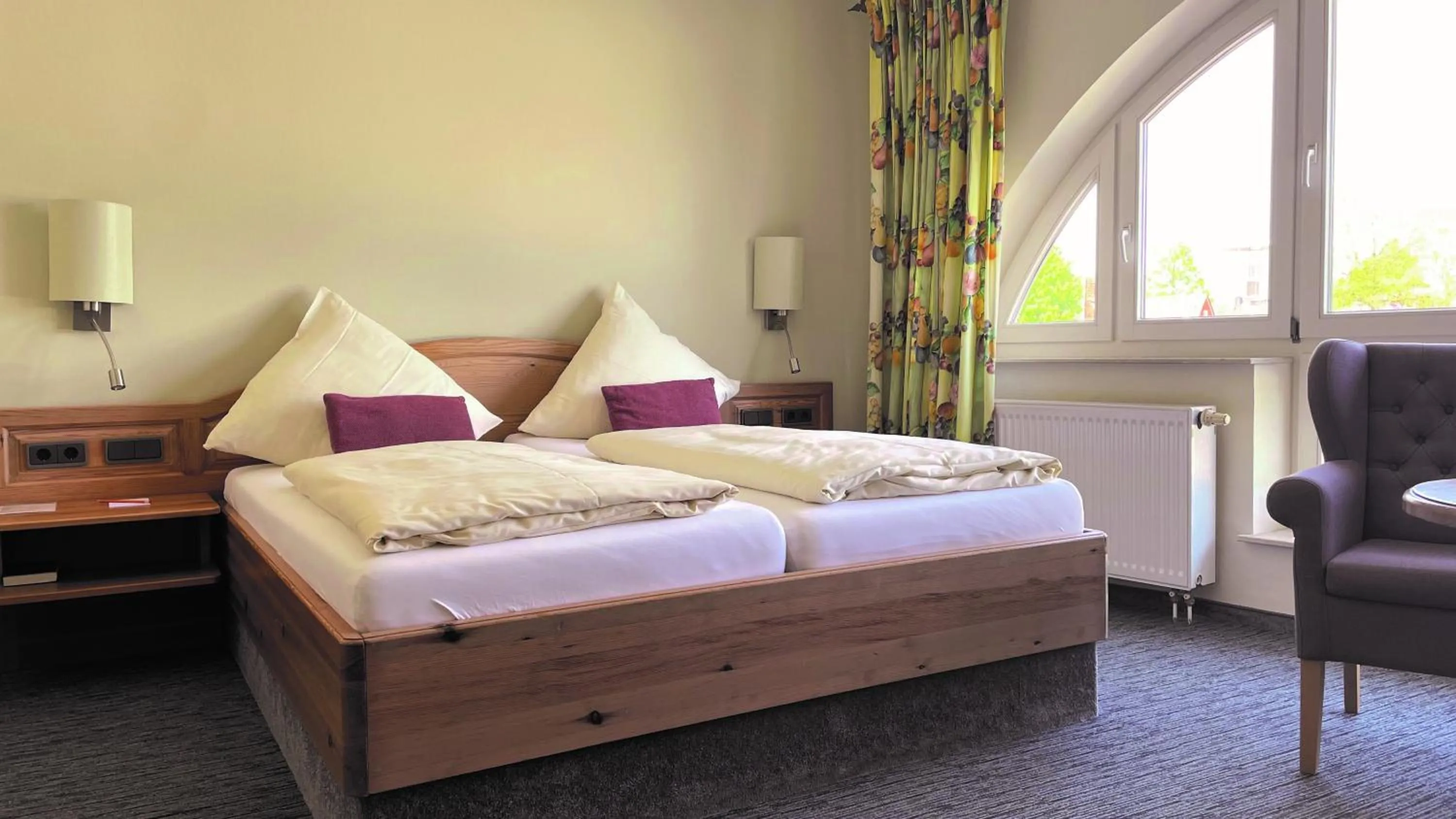 Bed in Hotel Altes Stadthaus