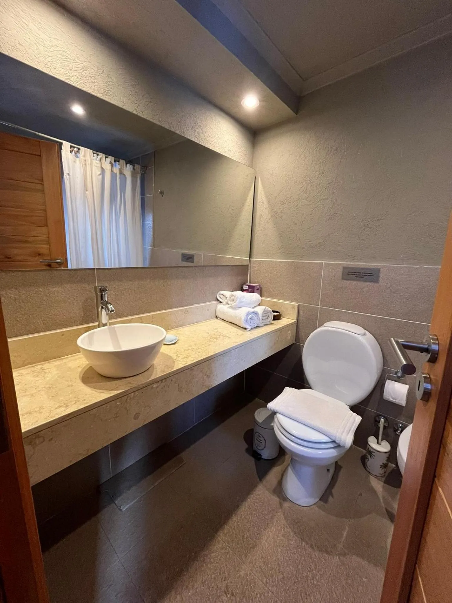 Bathroom in Le Bouquet Apart Hotel