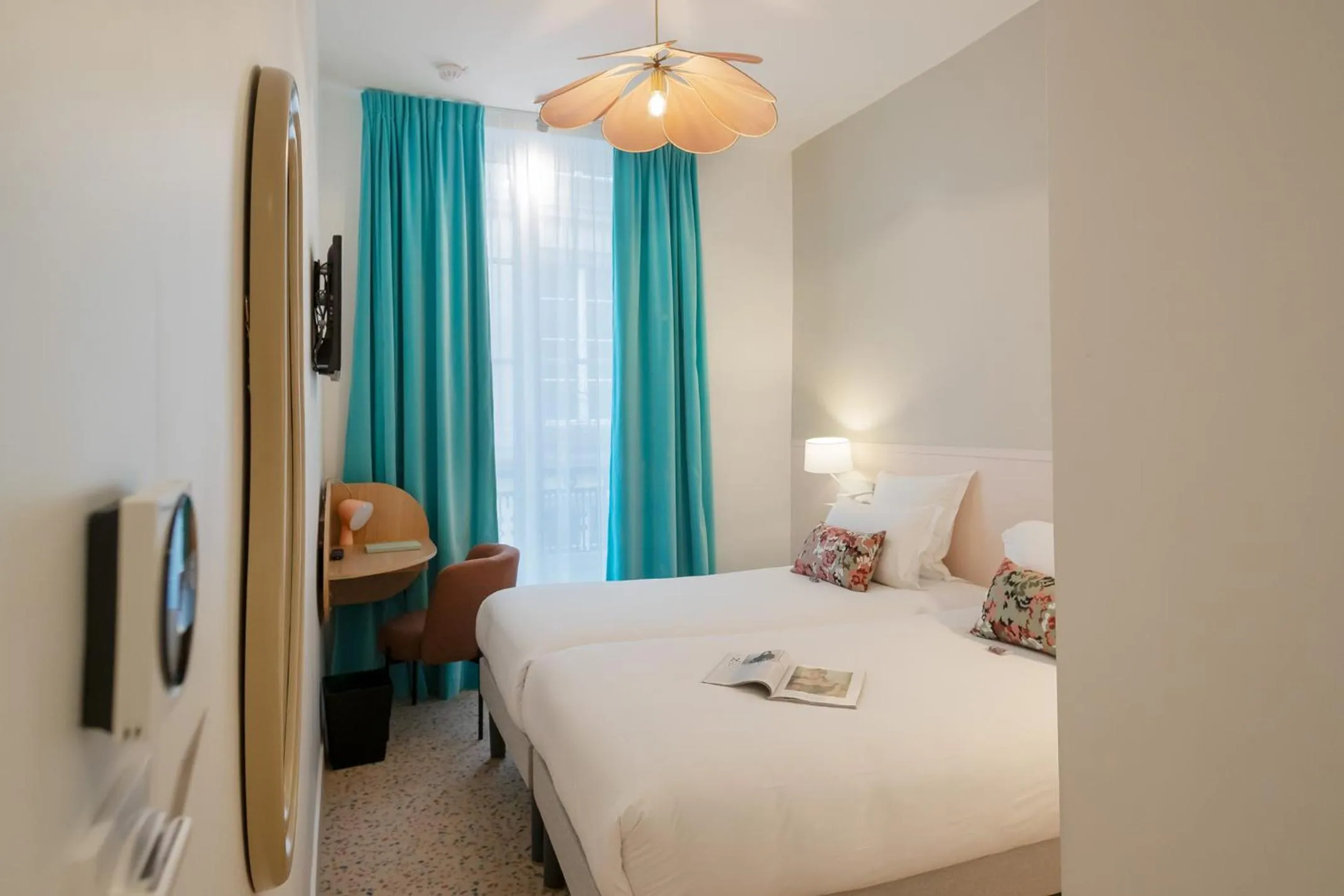 Photo of the whole room, Bed in Trendy Canettes Hotel