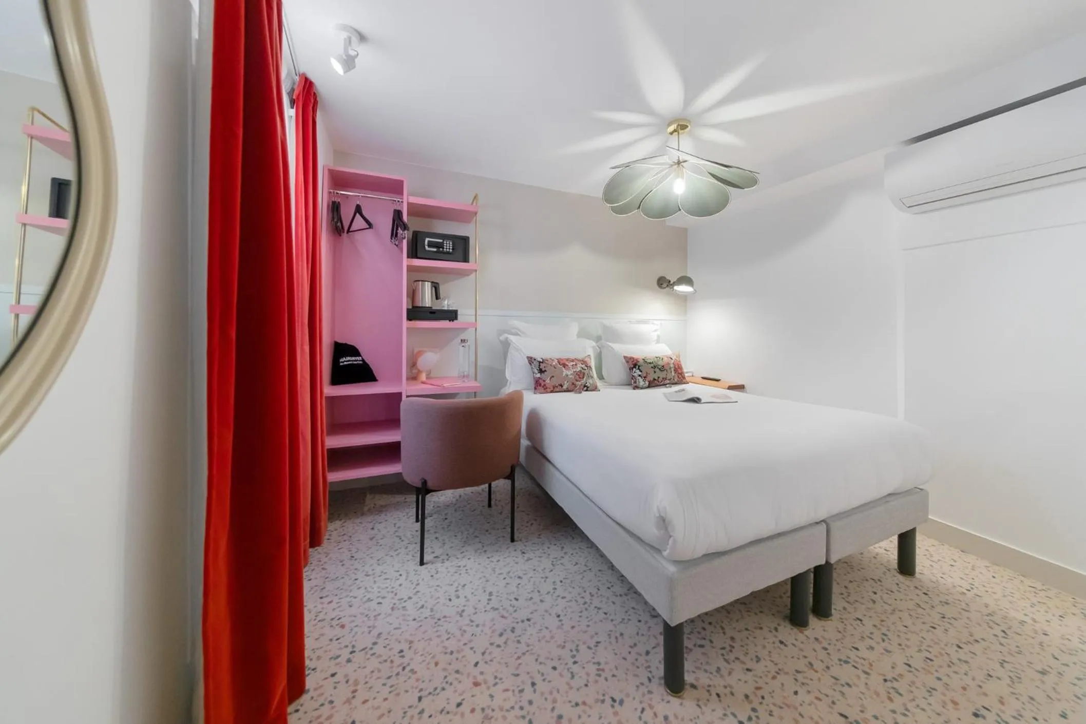 Bed in Trendy Canettes Hotel