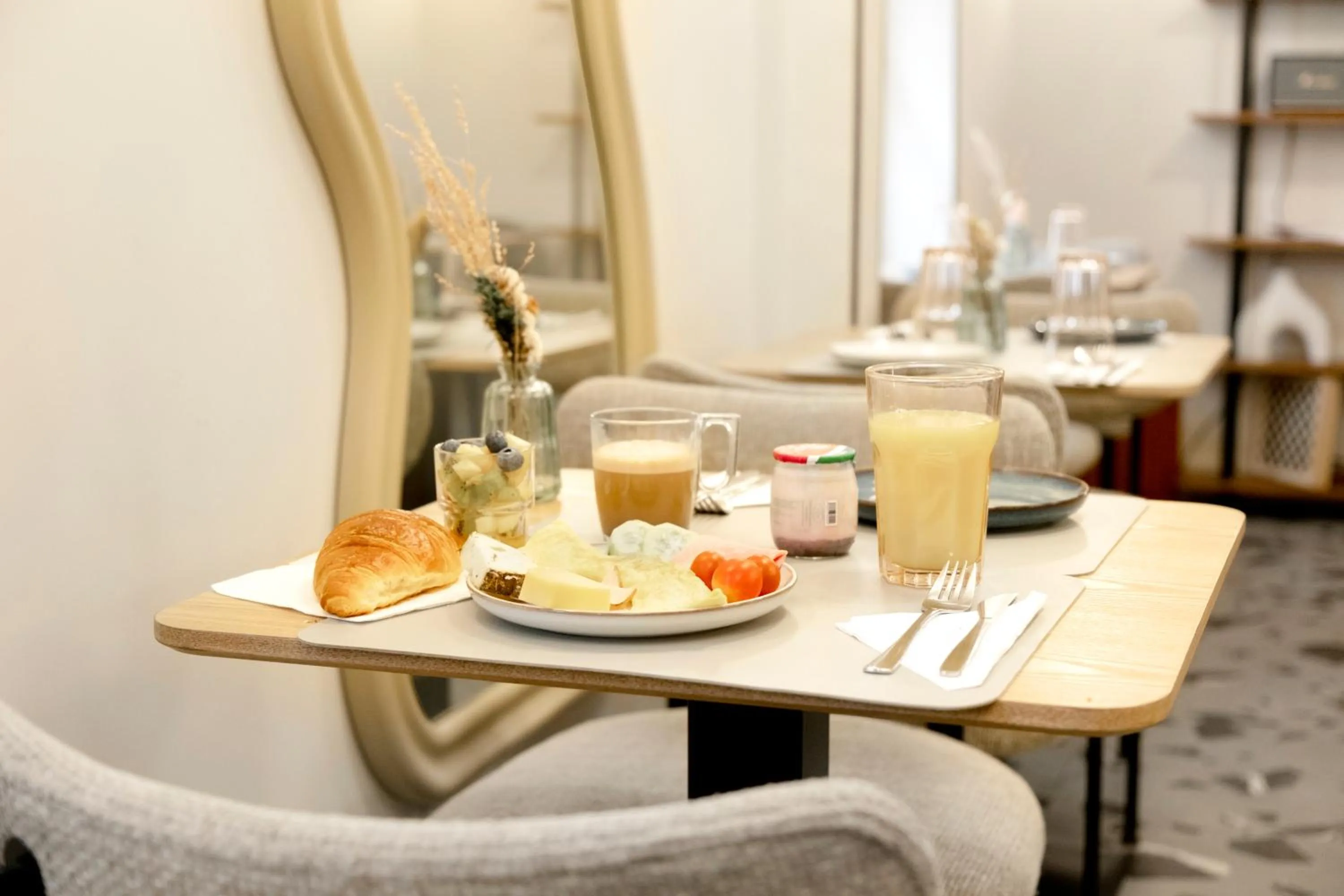 Breakfast in Trendy Canettes Hotel