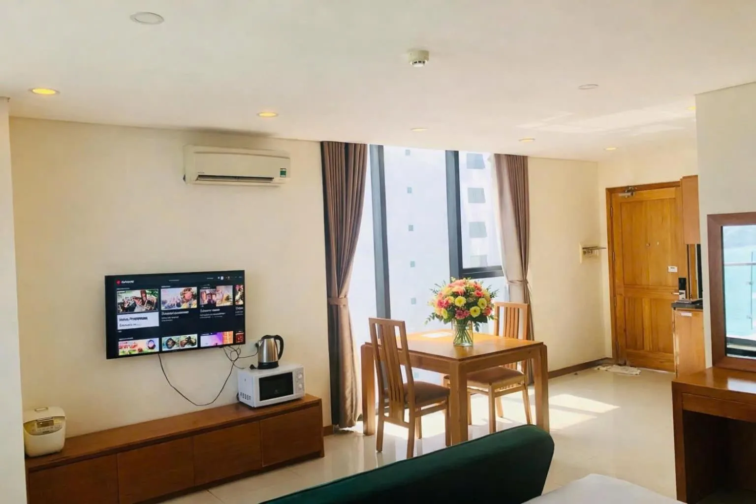 Holi Beach Hotel & Apartments