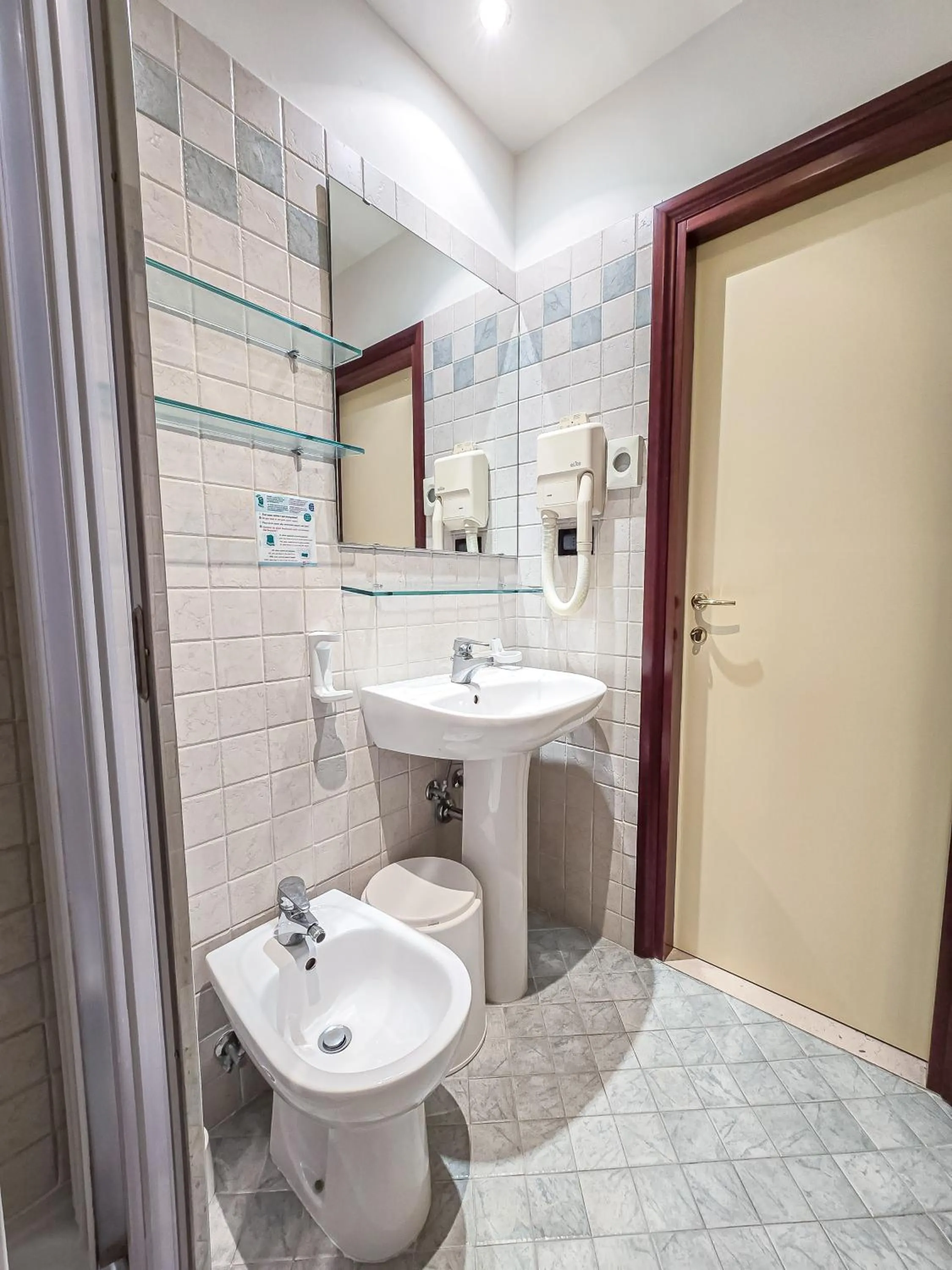 Toilet in Hotel Avana Fronte Mare