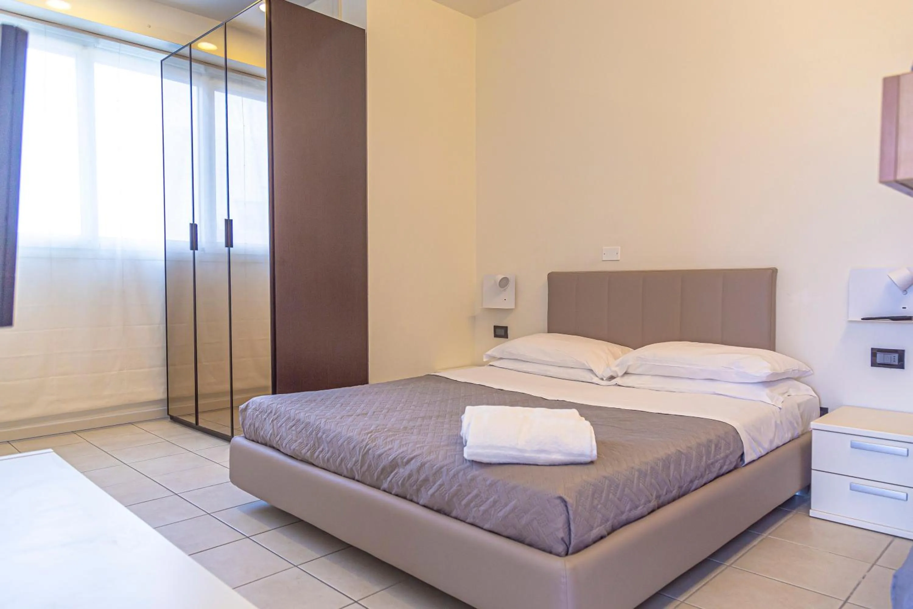 Bedroom, Bed in Hotel Avana Fronte Mare