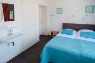 Photo of the whole room, Bed in Hotel Grand Cafe Deight