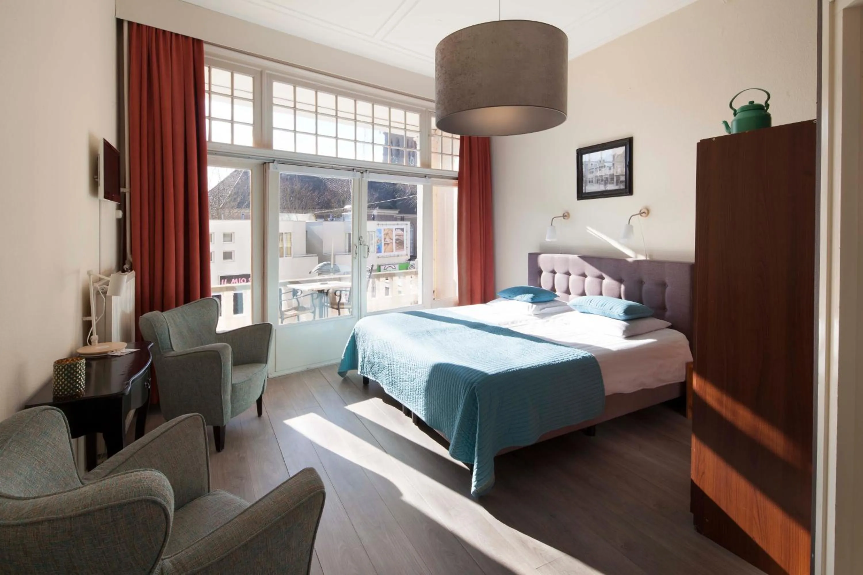 Bed in Hotel Grand Cafe Deight