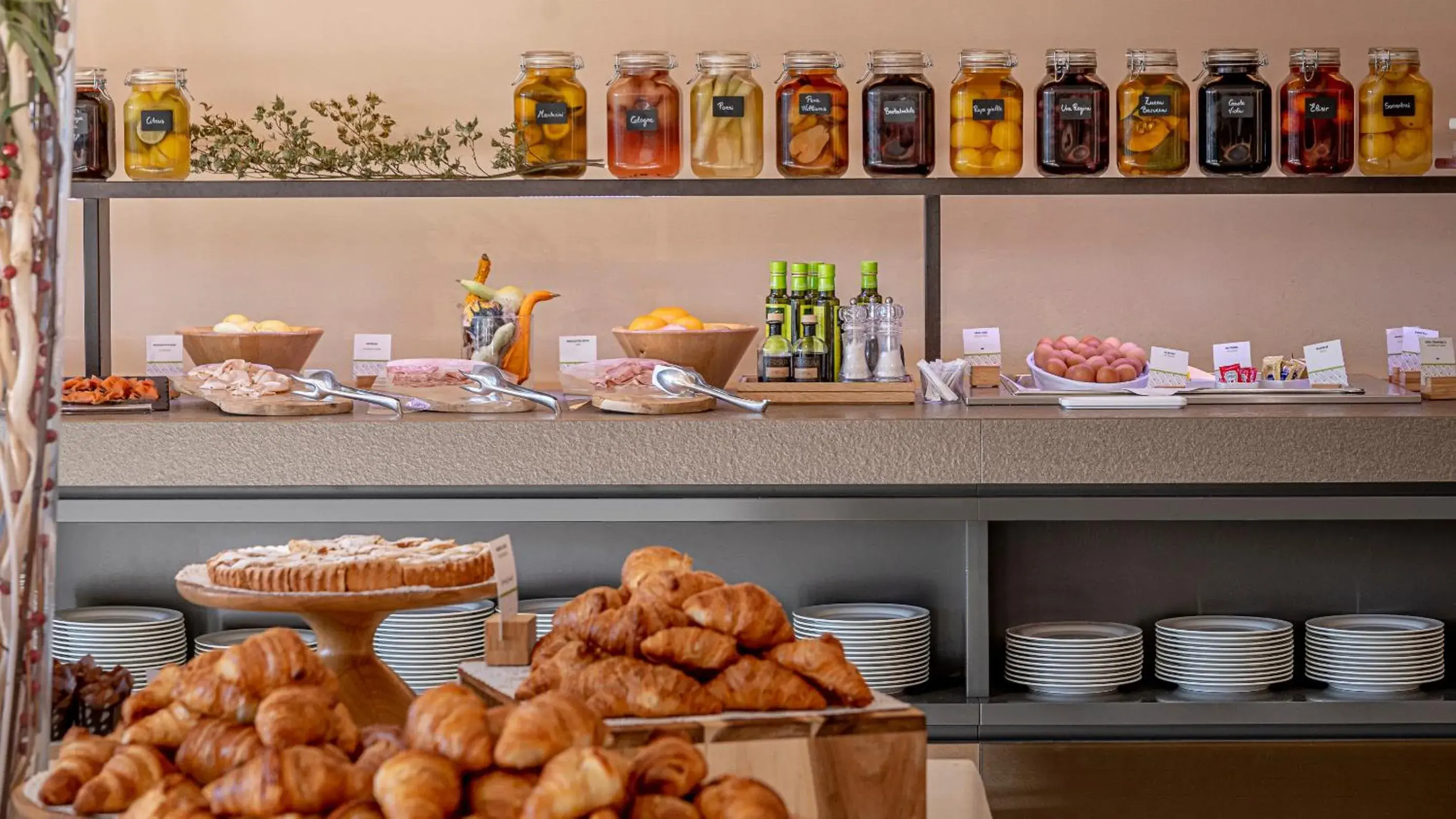 Buffet breakfast in MOVE Hotels Venezia Nord Buffet breakfast in MOVE Hotels Venezia Nord