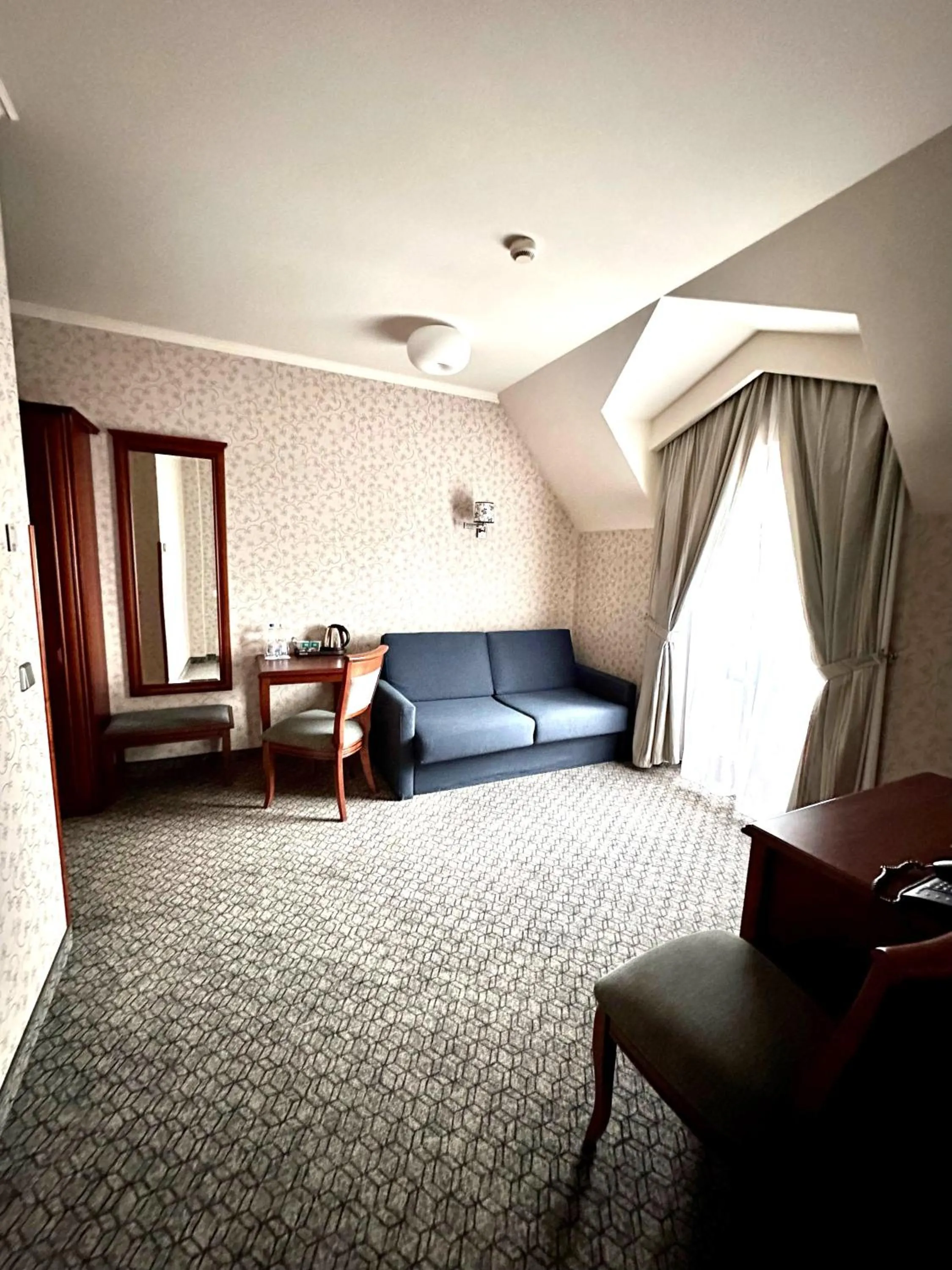 Living room, Bed in Hotel&Spa Stary Dziwnów basen swimming pool