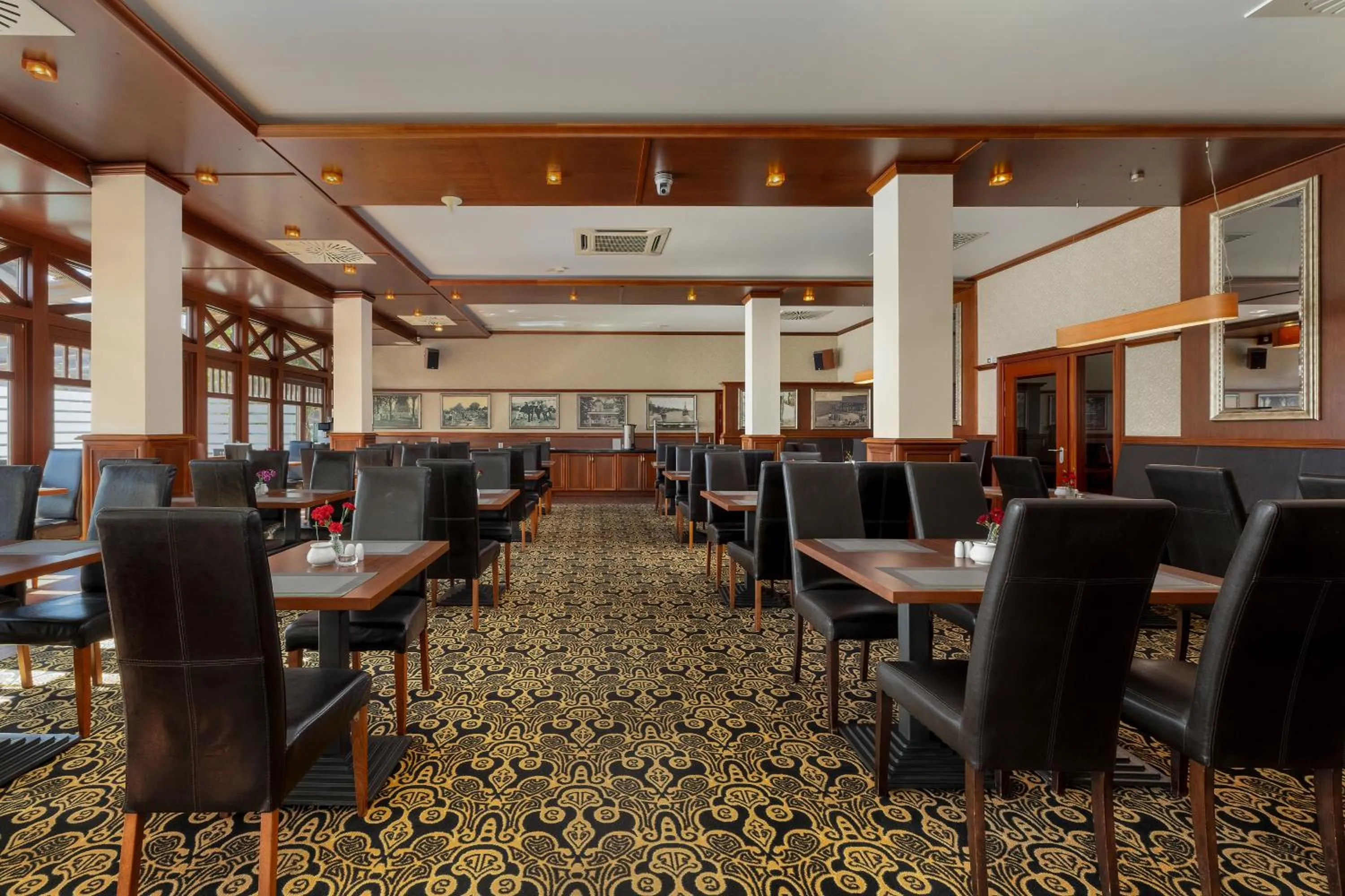 Restaurant/places to eat in Hotel&Spa Stary Dziwnów basen swimming pool