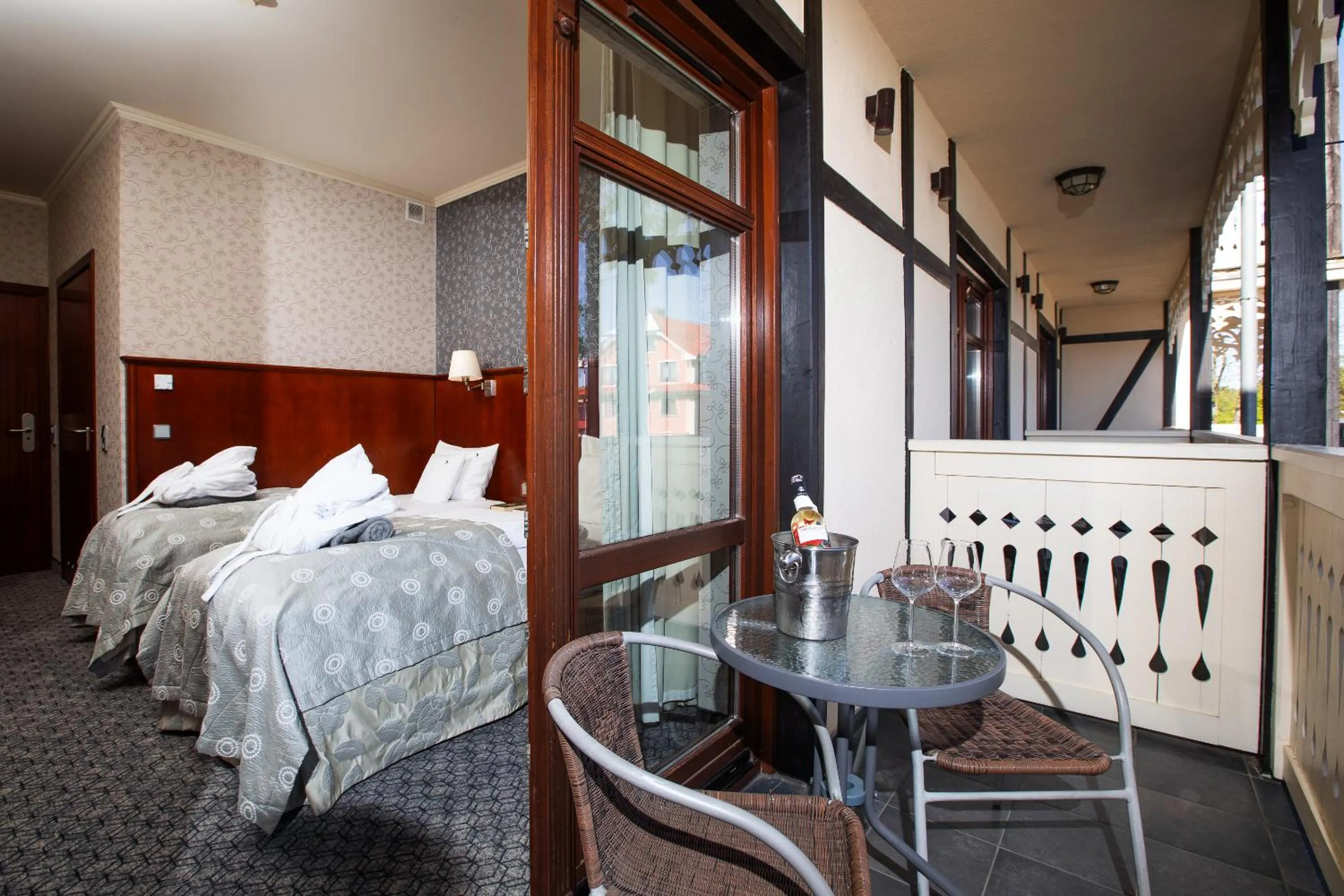 Bed in Hotel&Spa Stary Dziwnów basen swimming pool