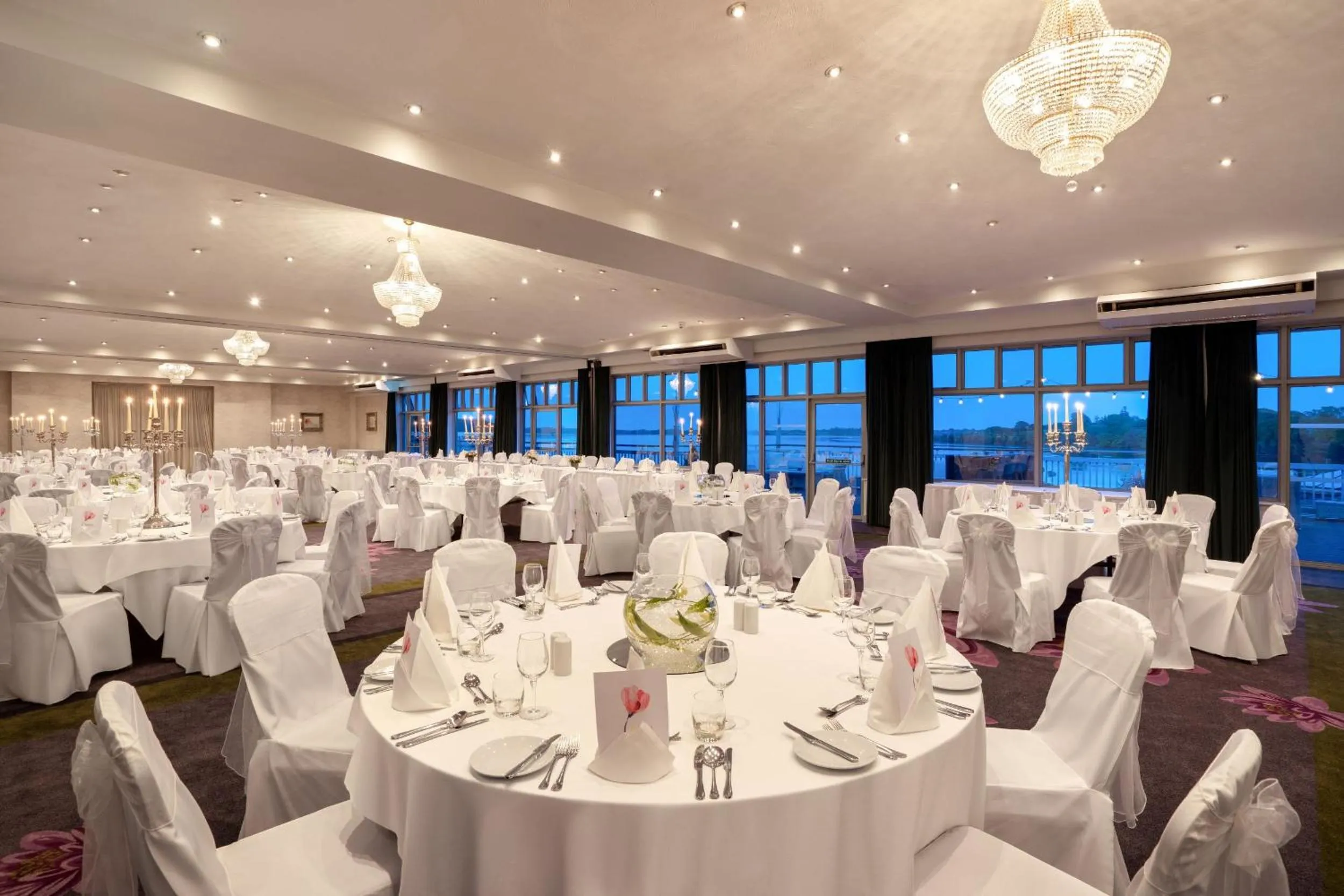wedding in Ferrycarrig Hotel