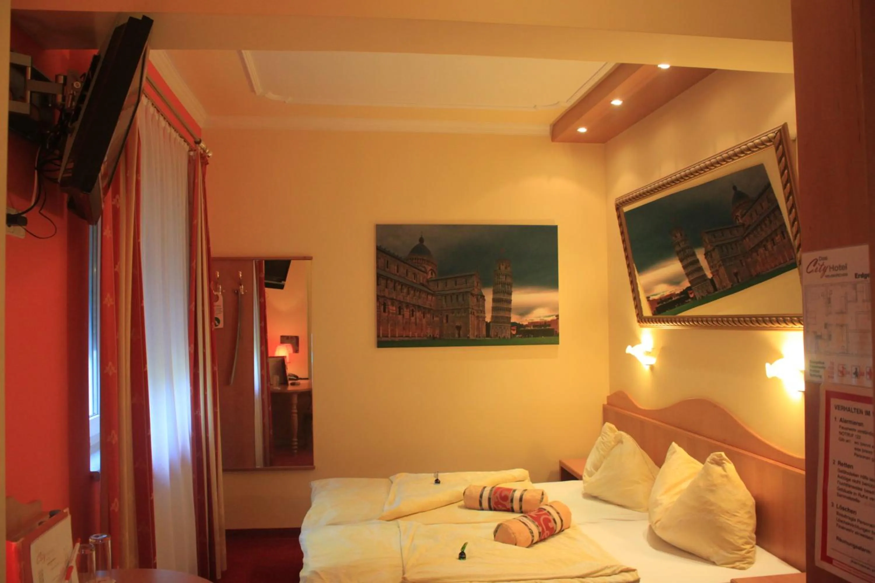 Bed in City Hotel Neunkirchen