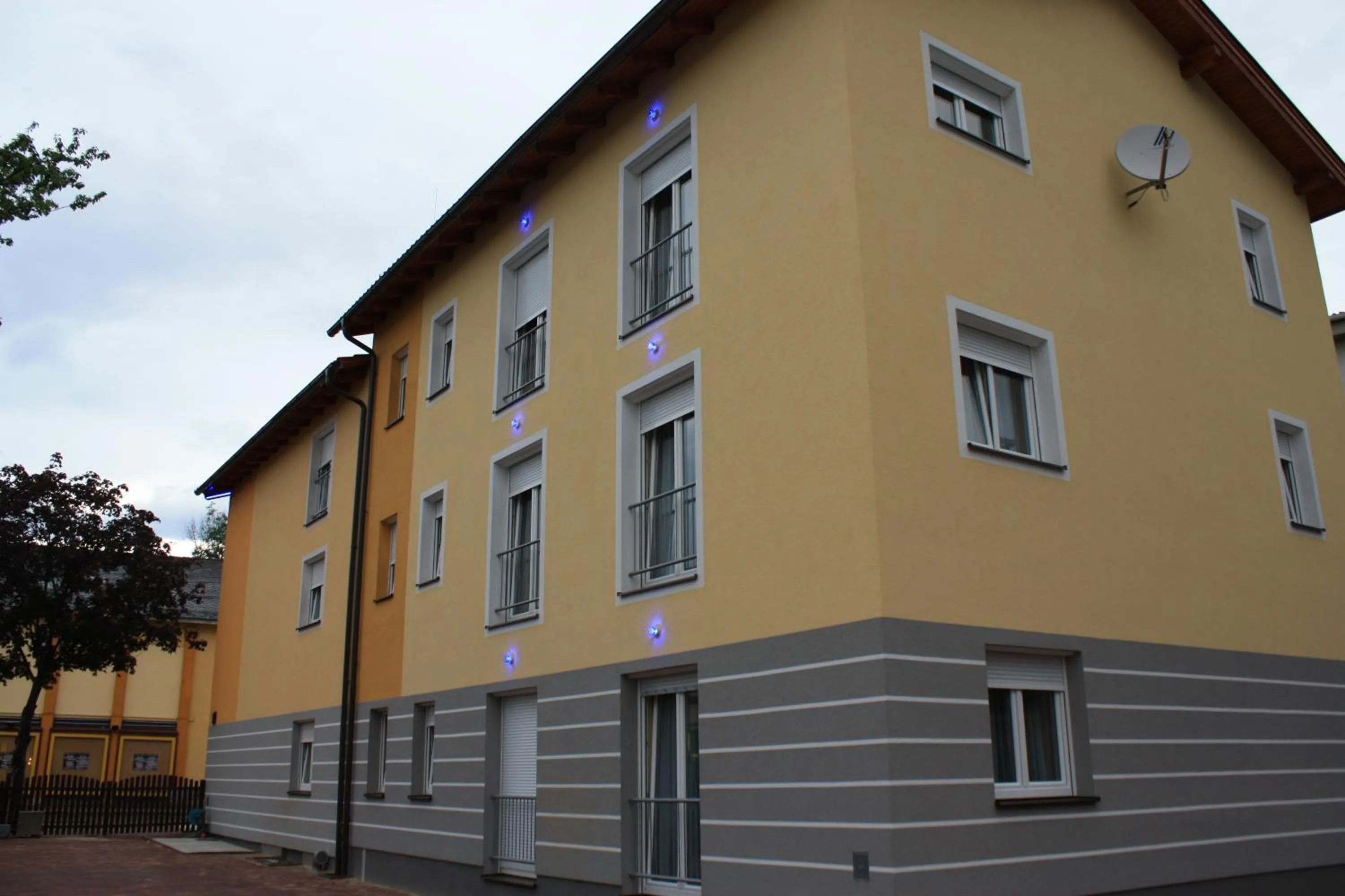 Property building in City Hotel Neunkirchen