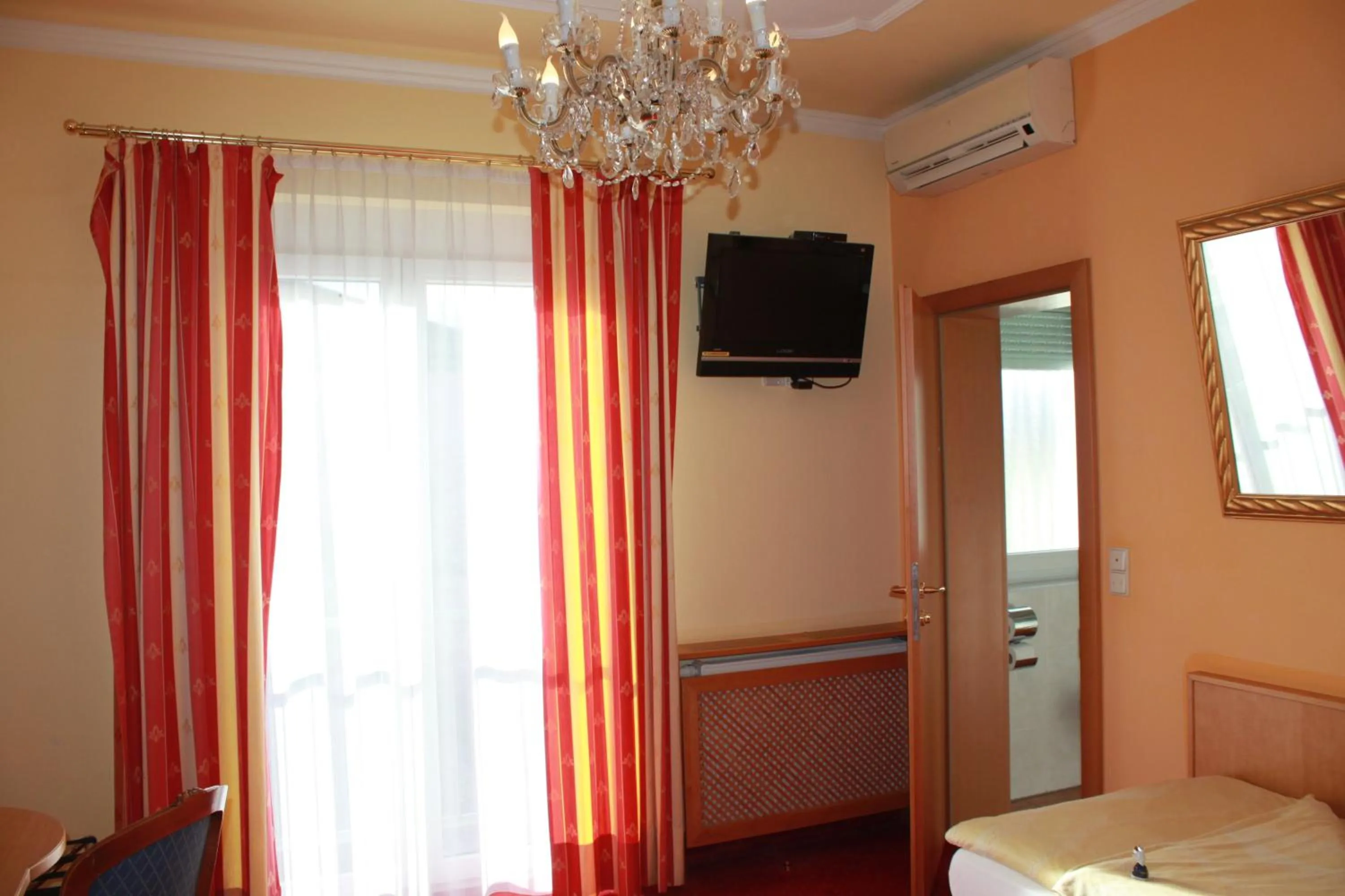 Bed in City Hotel Neunkirchen