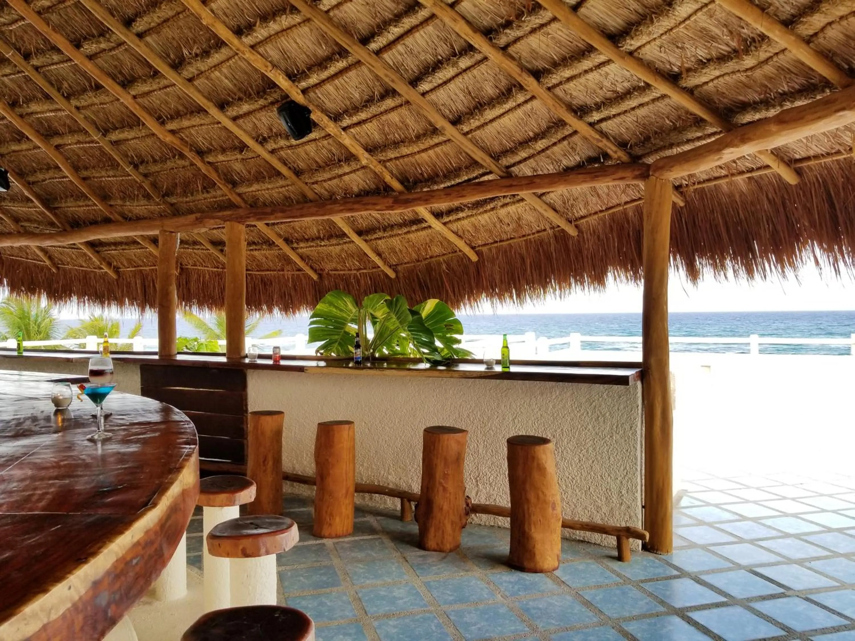 Lounge or bar in Aquatech Villas DeRosa Resort