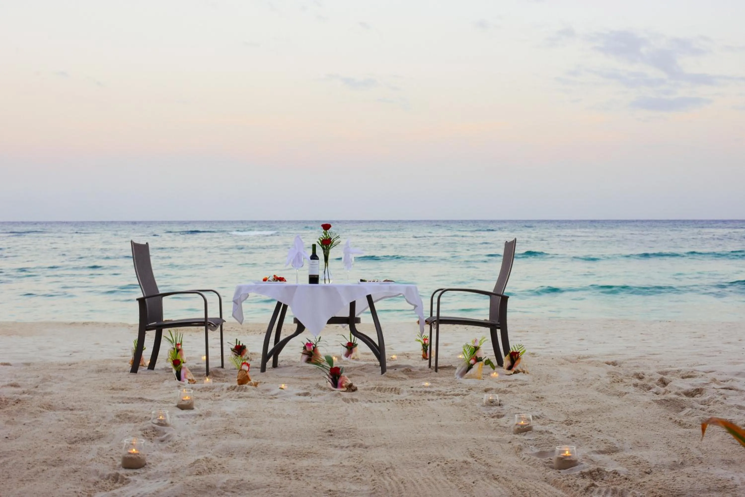 Restaurant/places to eat in Aquatech Villas DeRosa Resort