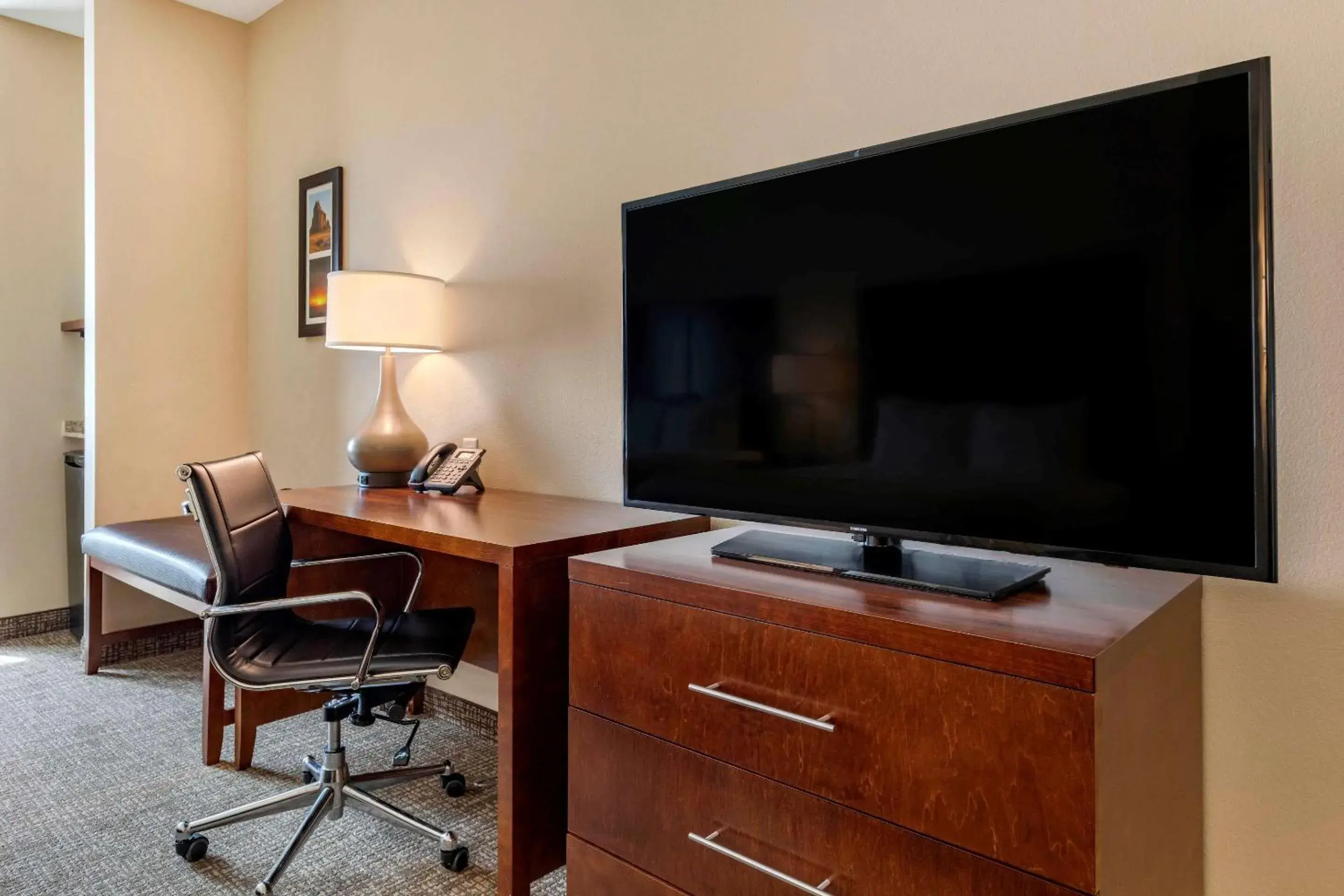 King Room - Accessible/Non-Smoking in Comfort Inn & Suites King Room - Accessible/Non-Smoking in Comfort Inn & Suites