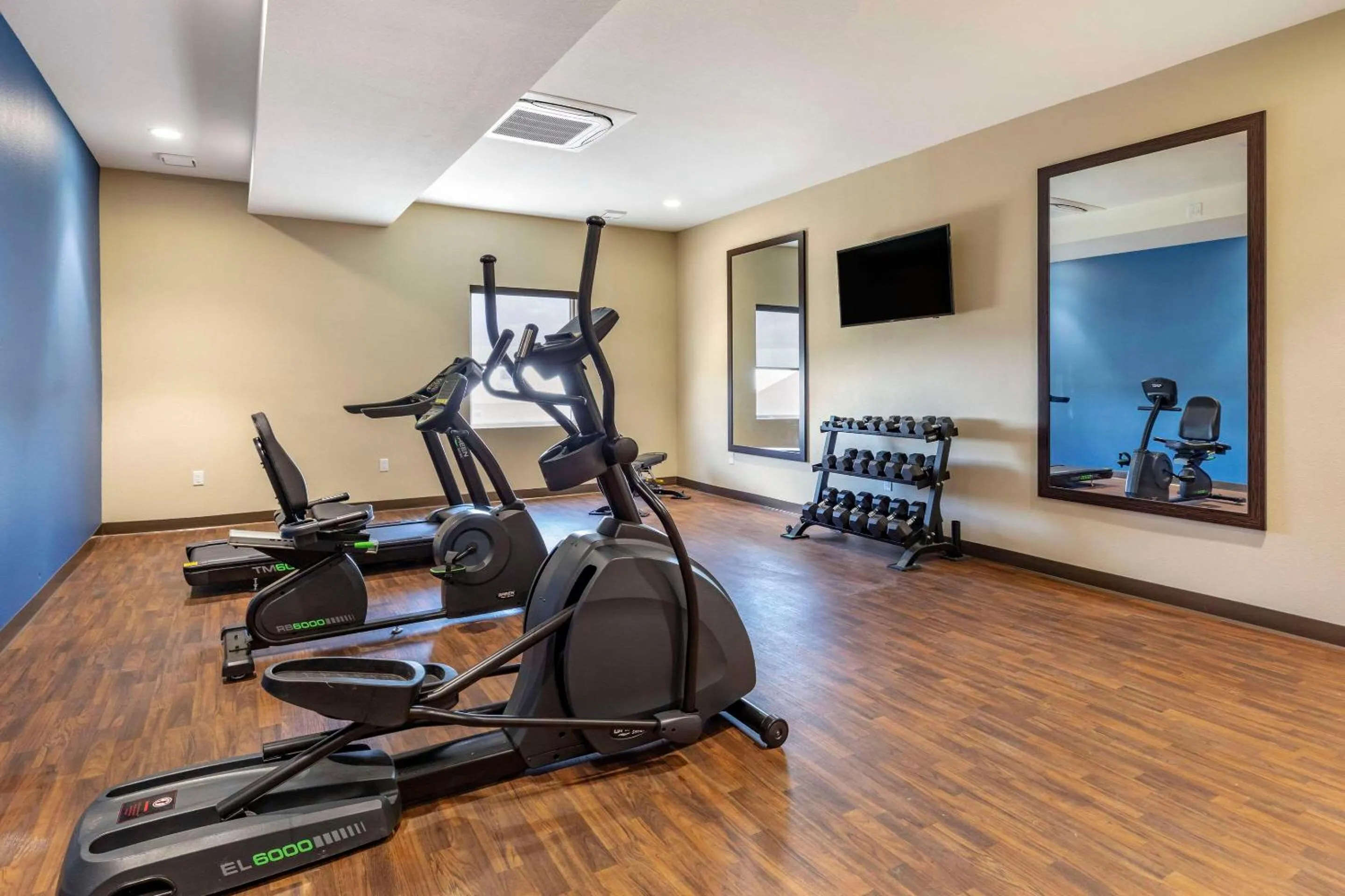 Fitness centre/facilities in Comfort Inn & Suites