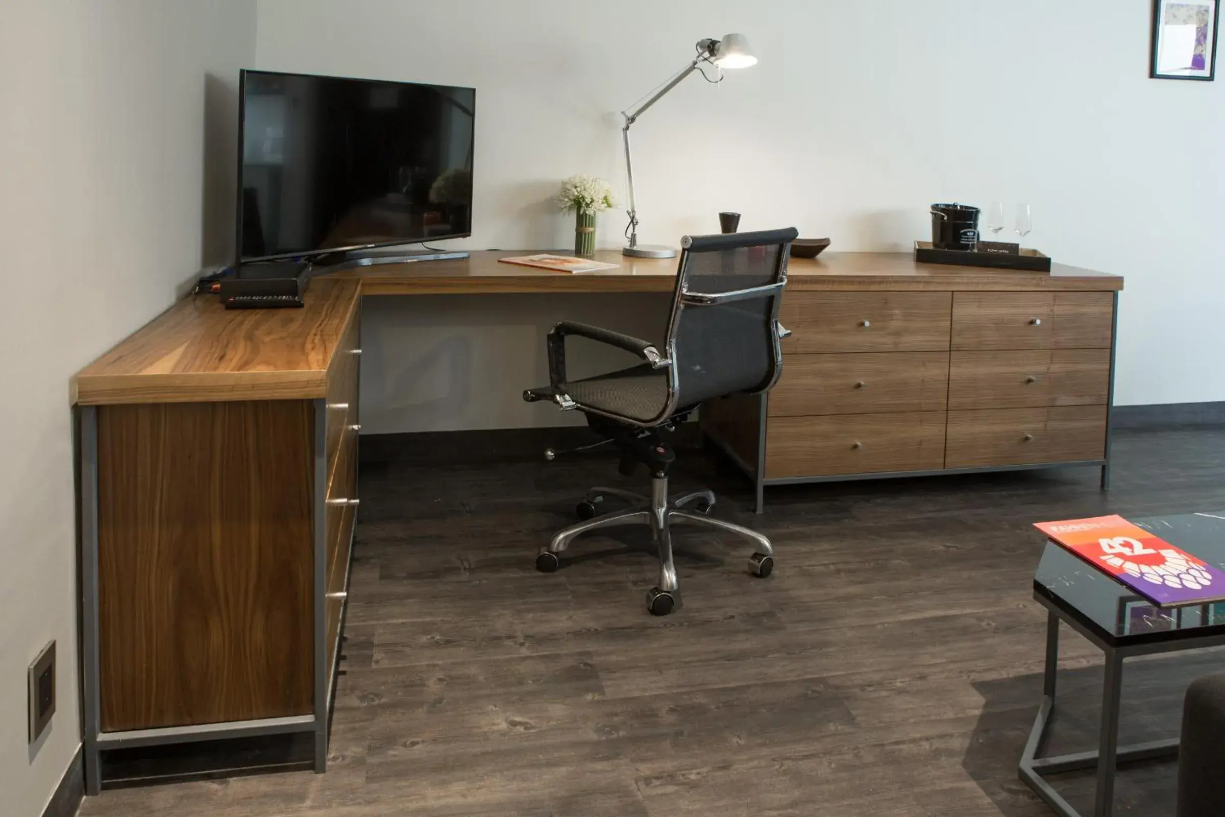 TV and multimedia in FlowSuites Polanco TV and multimedia in FlowSuites Polanco