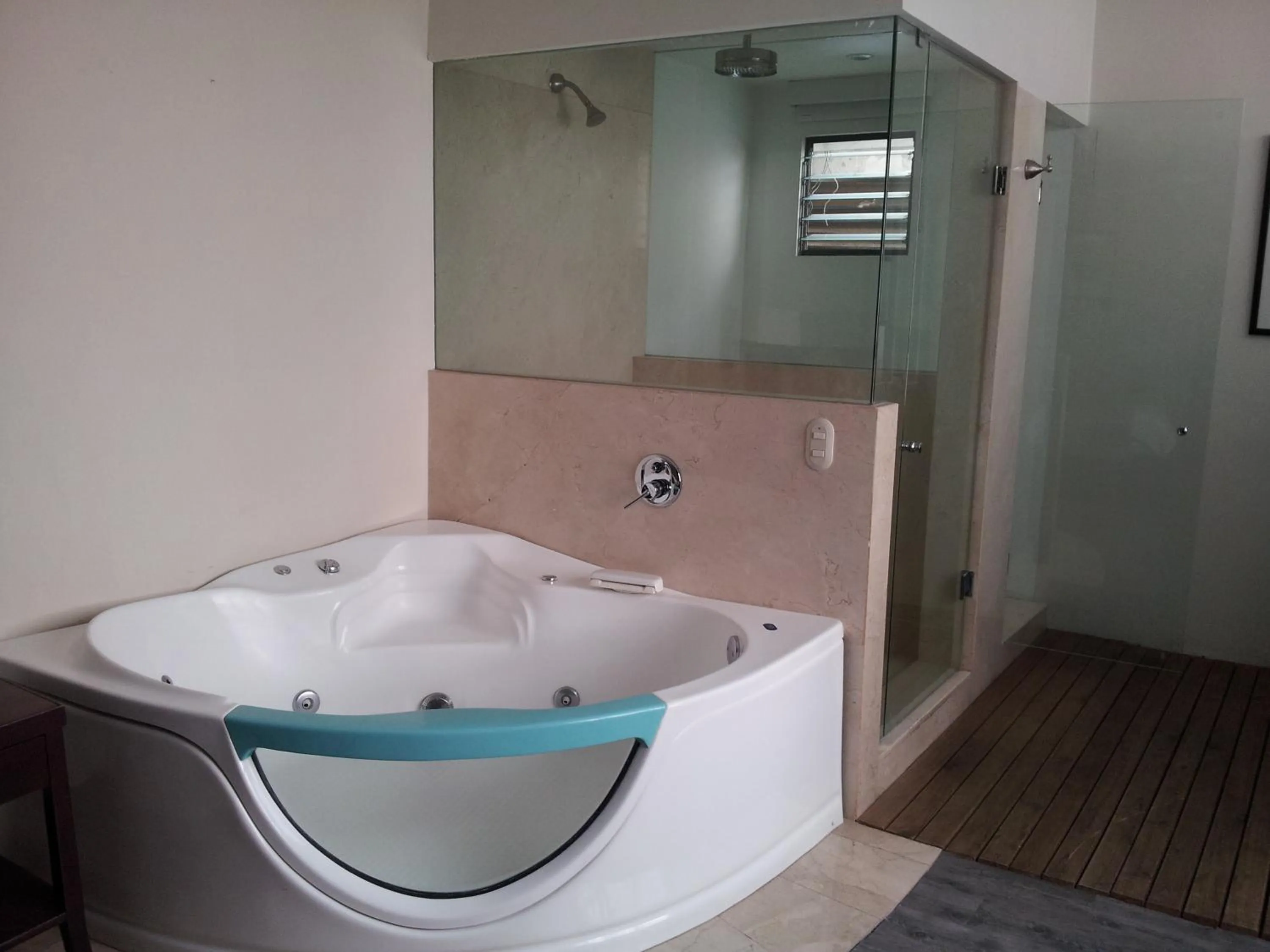 Bathroom in FlowSuites Polanco