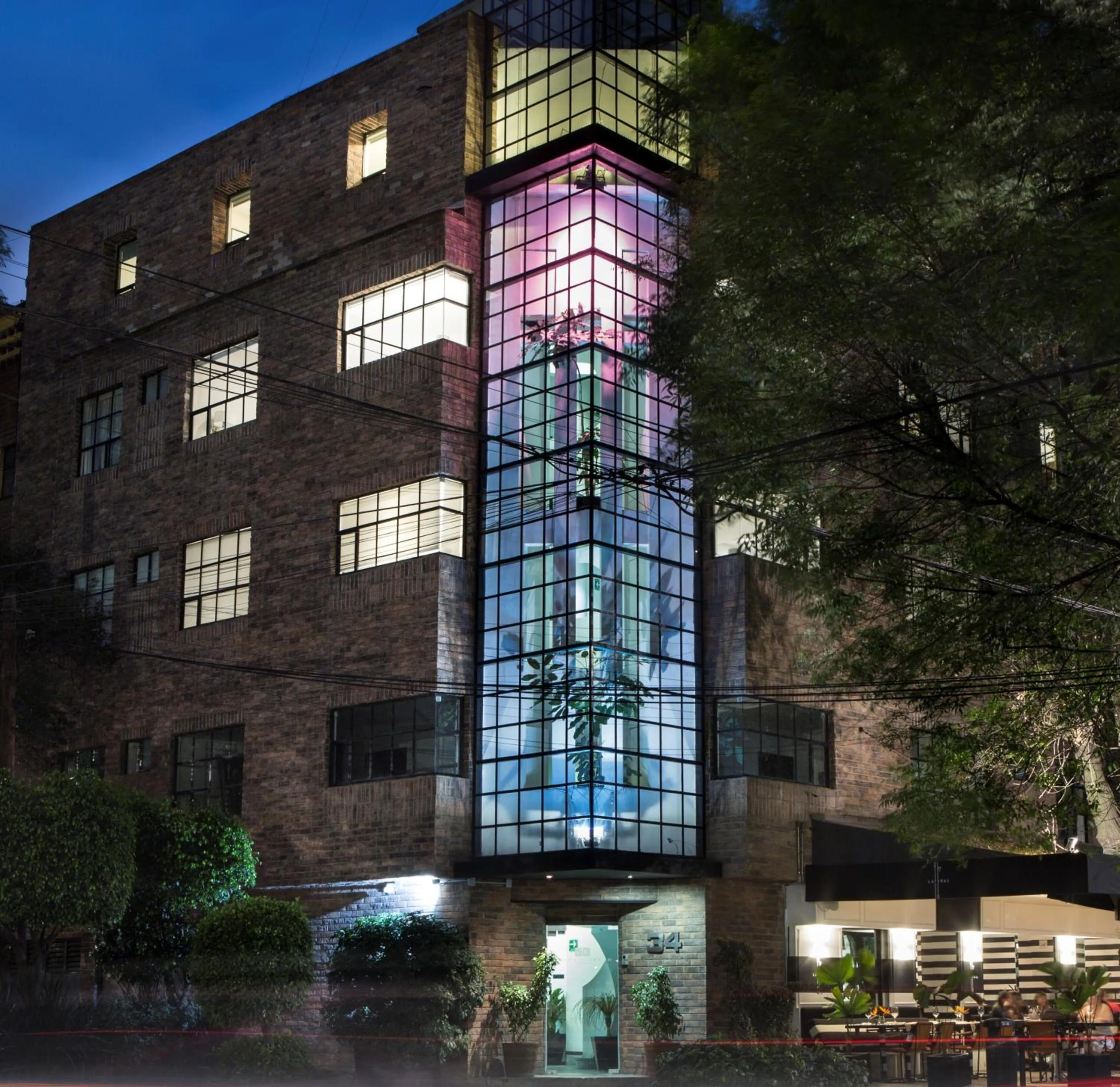 Property building in FlowSuites Polanco