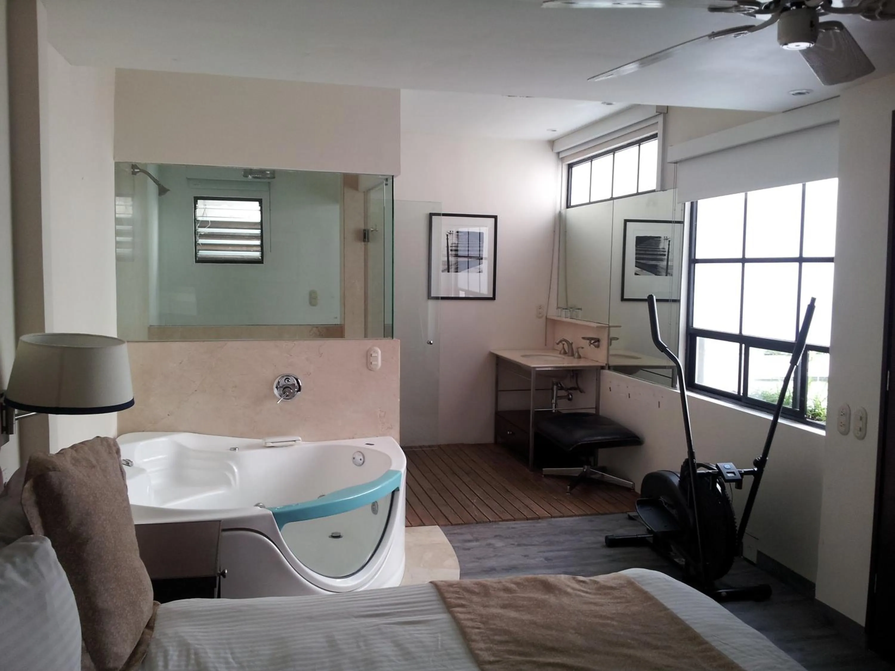 Bathroom in FlowSuites Polanco