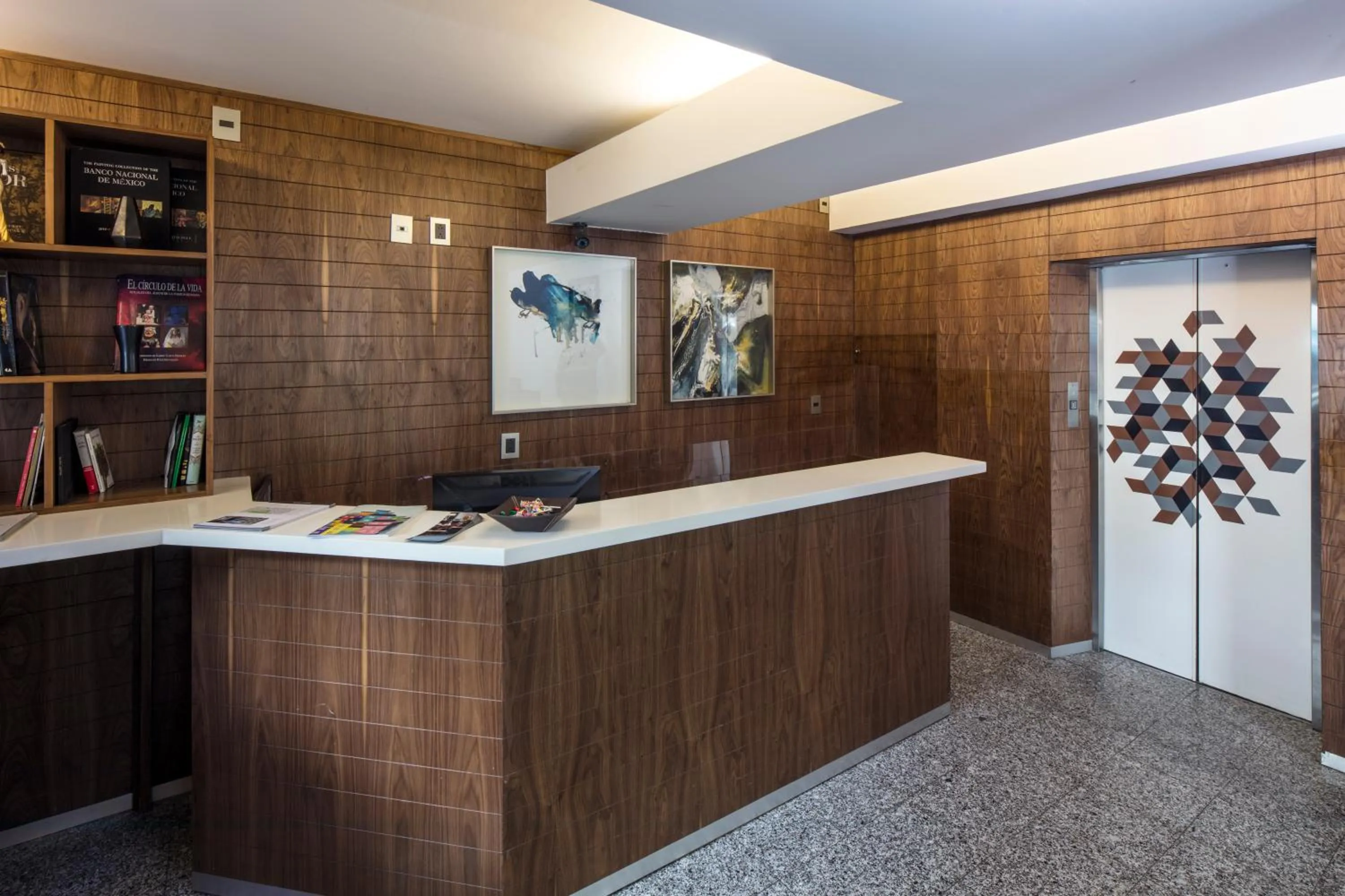 Lobby or reception in FlowSuites Polanco