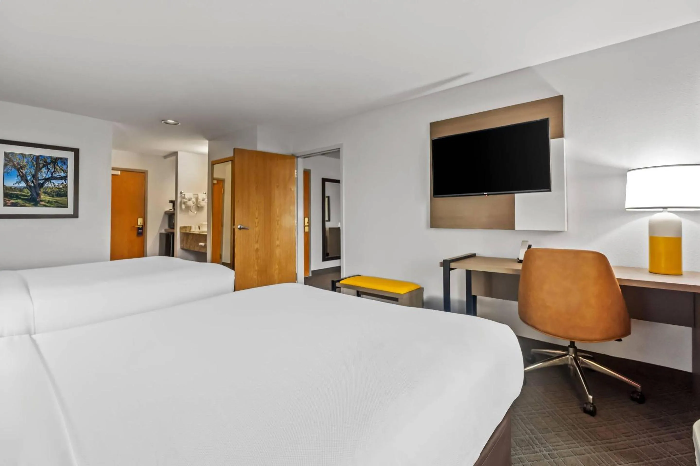 Bedroom, Bed in Comfort Inn South San Jose - Morgan Hill