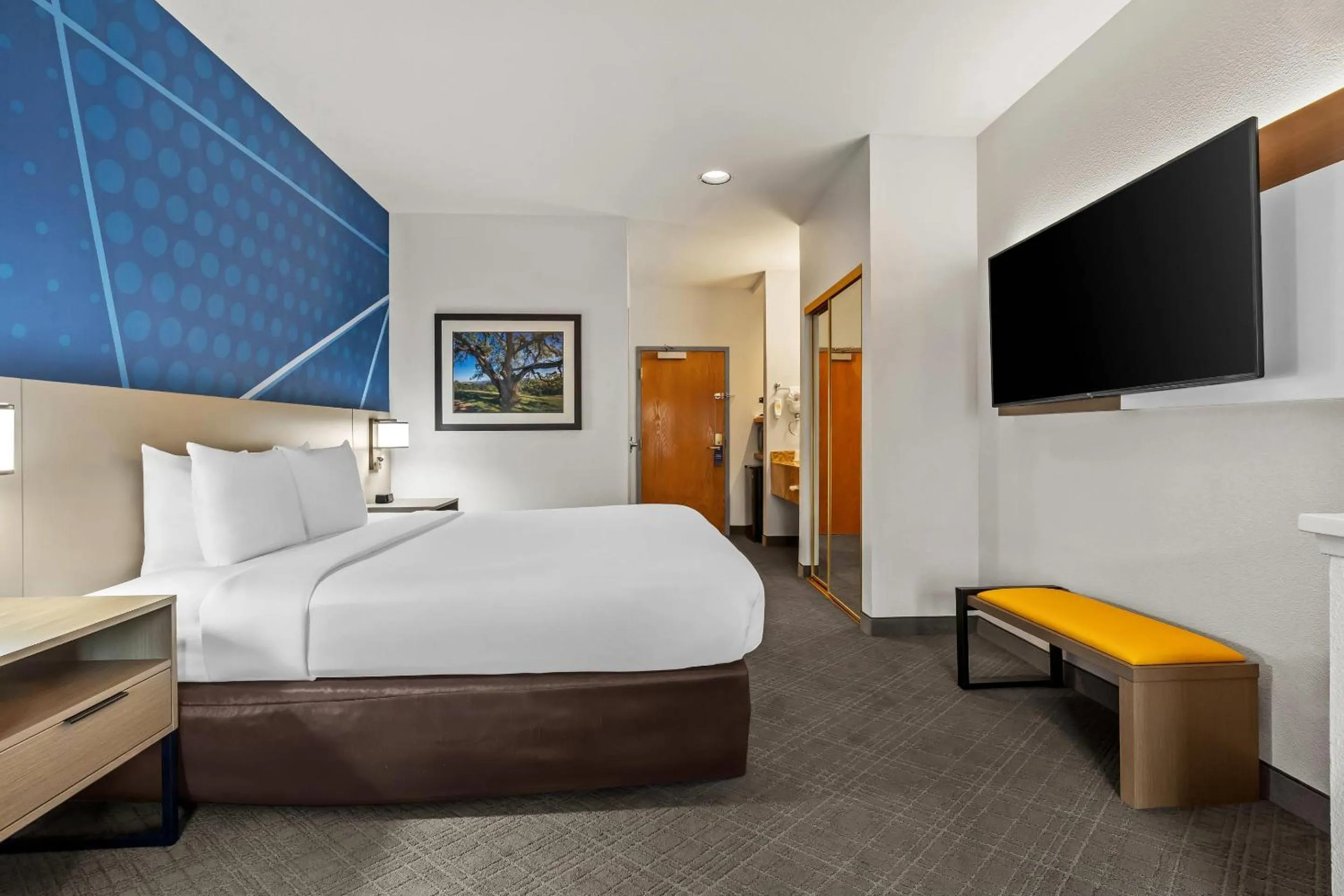 Bedroom, Bed in Comfort Inn South San Jose - Morgan Hill