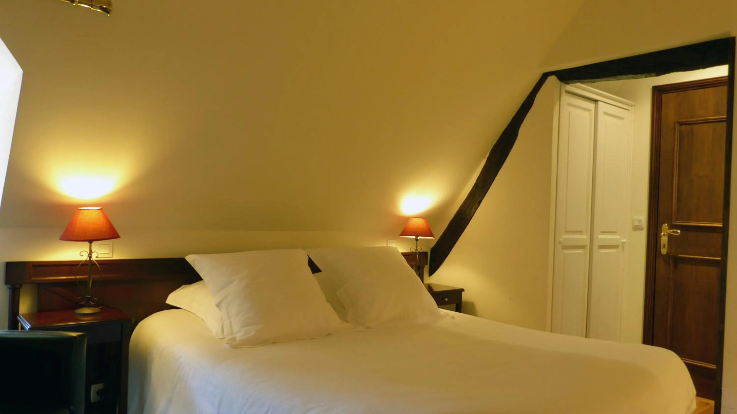 Bed in Le Pave d'Hotes