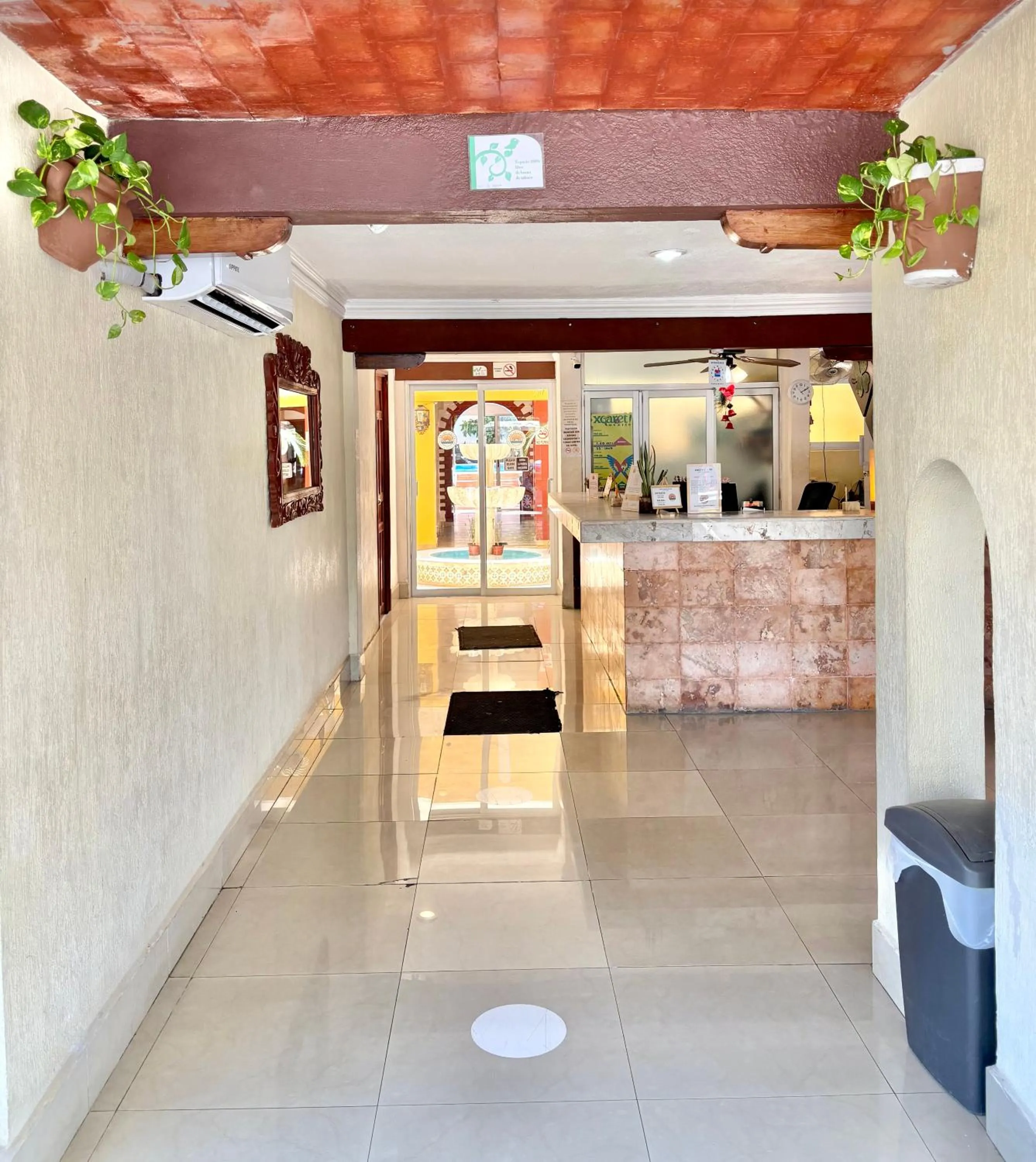 Lobby or reception in Suites Cancun Center