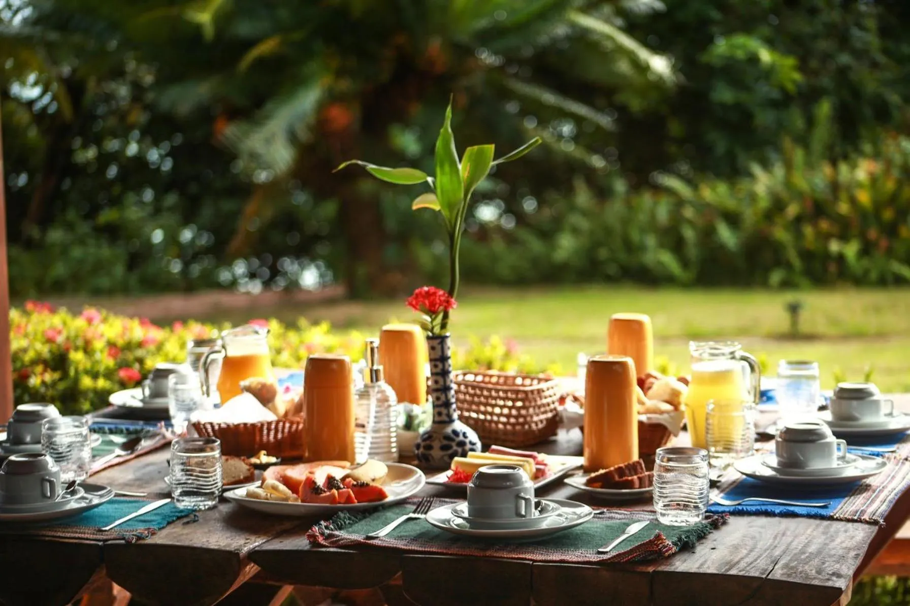 Restaurant/places to eat in Hotel Casablanca