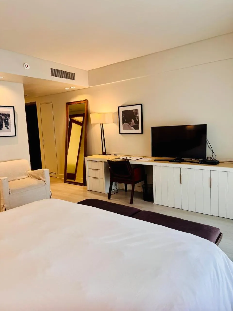 TV and multimedia, Bed in Libertad Hotel Buenos Aires