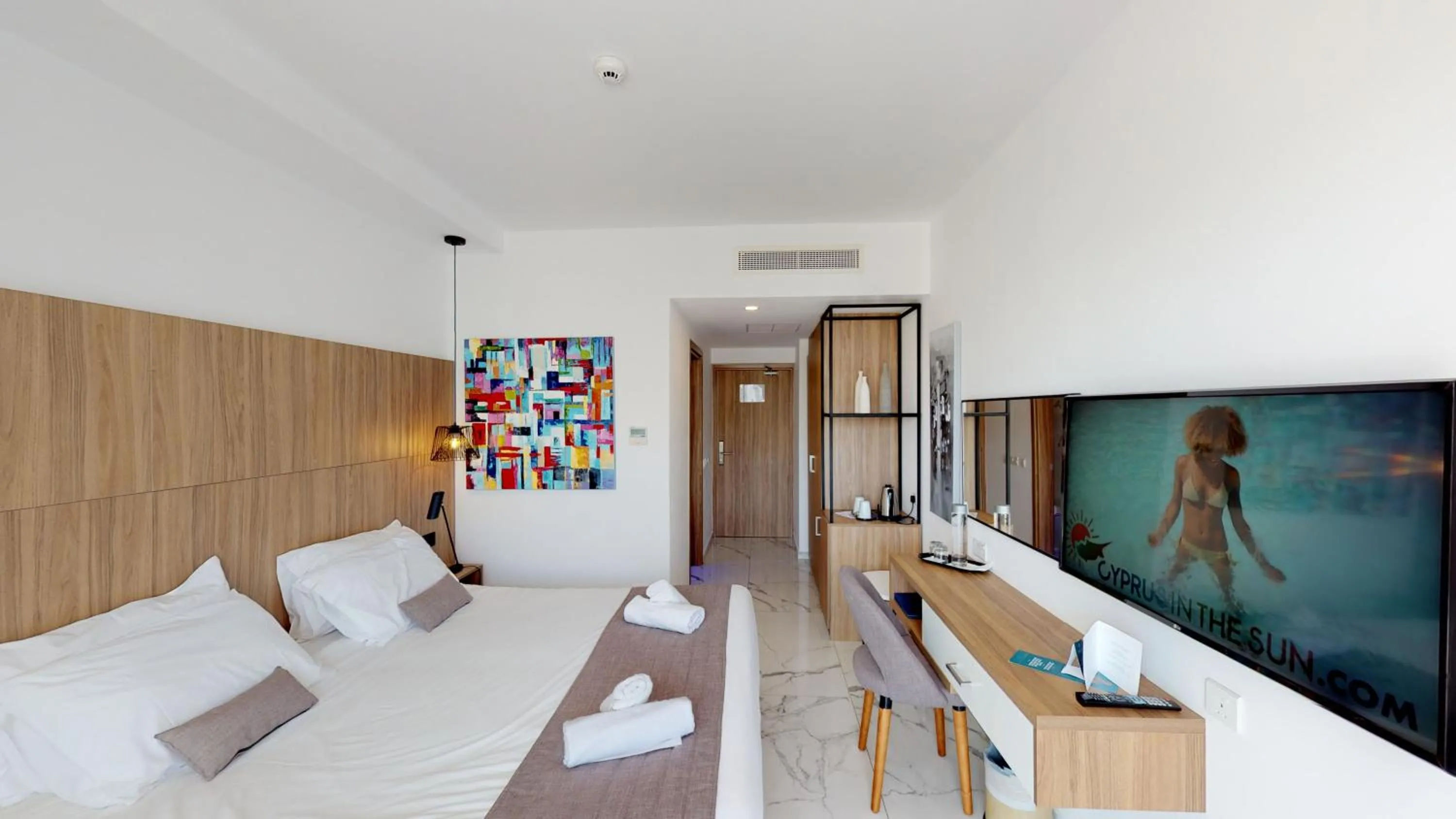 Bedroom, Bed in The Blue Ivy Hotel & Suites