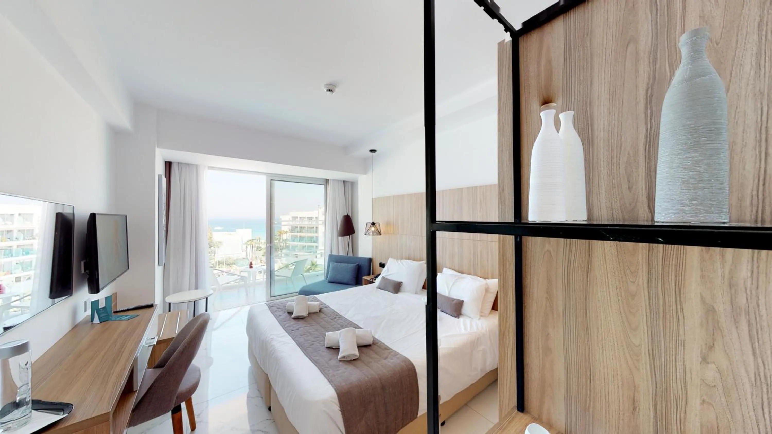 Bedroom, Bed in The Blue Ivy Hotel & Suites