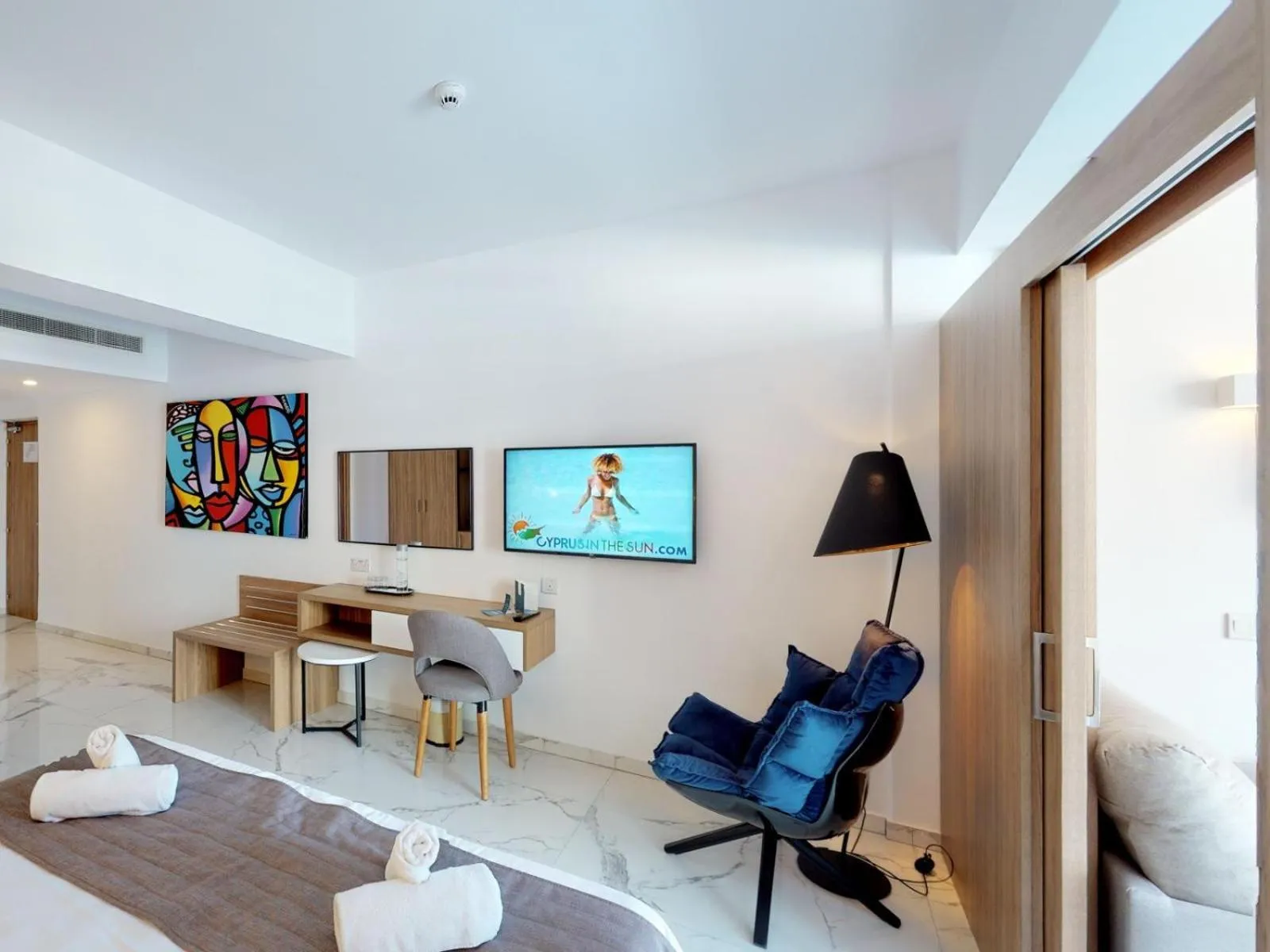 Bedroom, Bed in The Blue Ivy Hotel & Suites