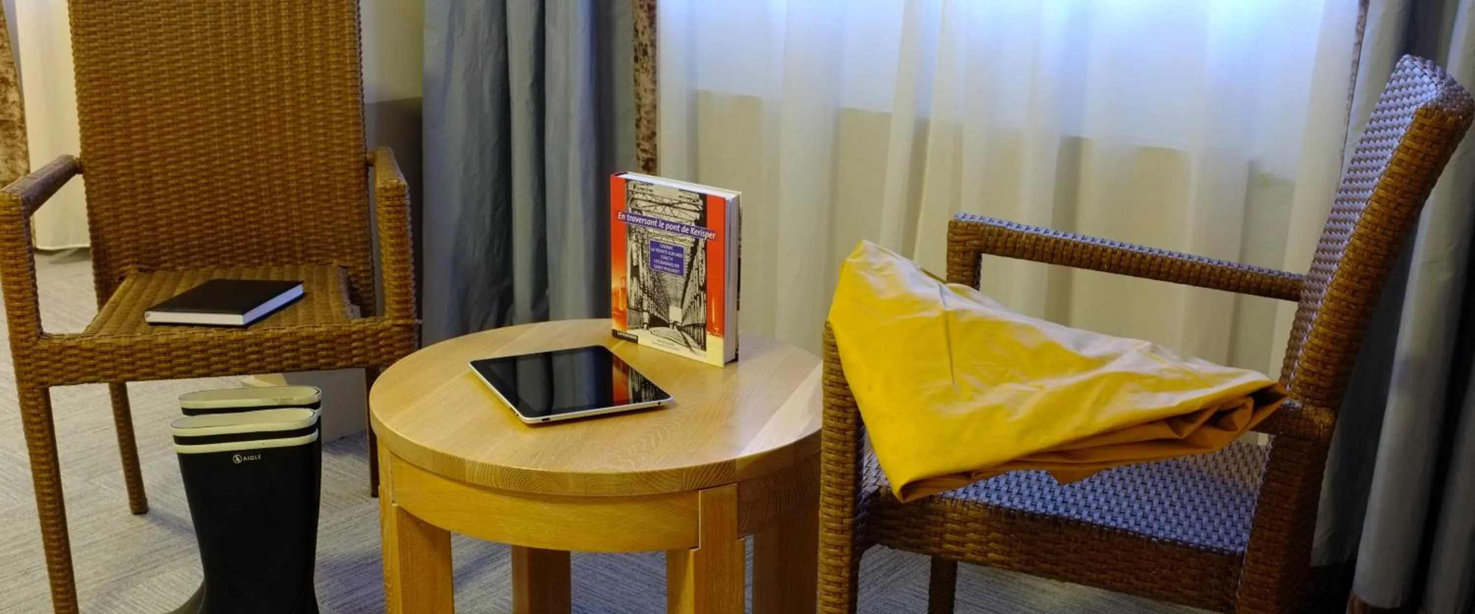 Seating area in Trinite Hotel