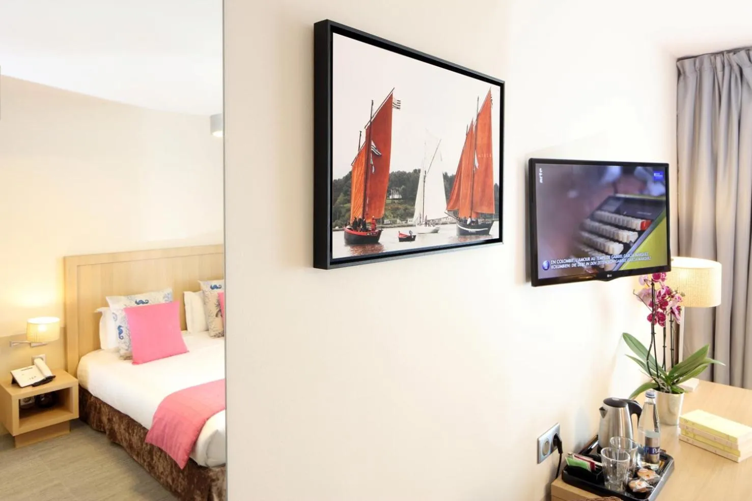 Bedroom, Bed in Trinite Hotel