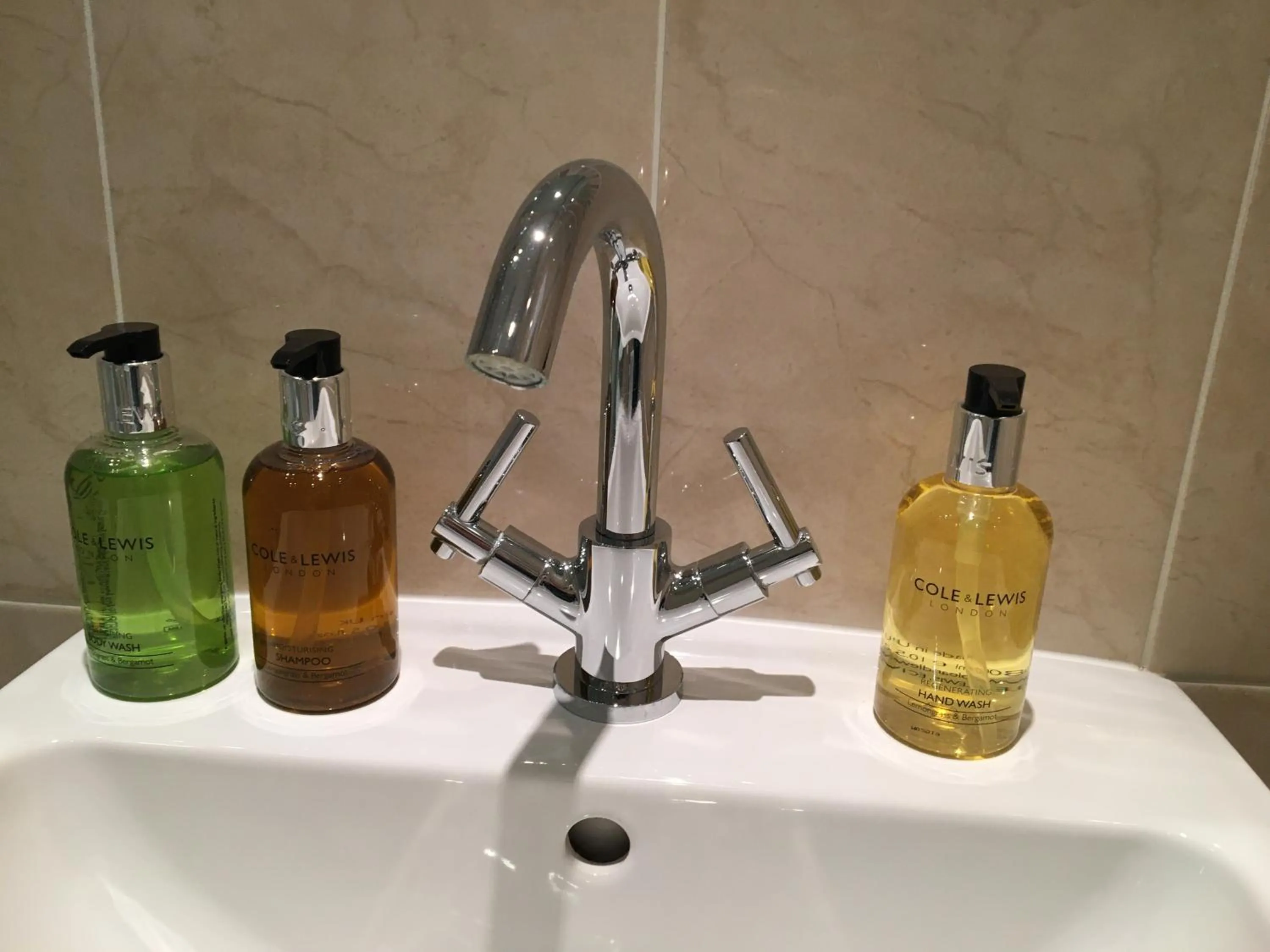 Bathroom in Ashbury Bed & Breakfast