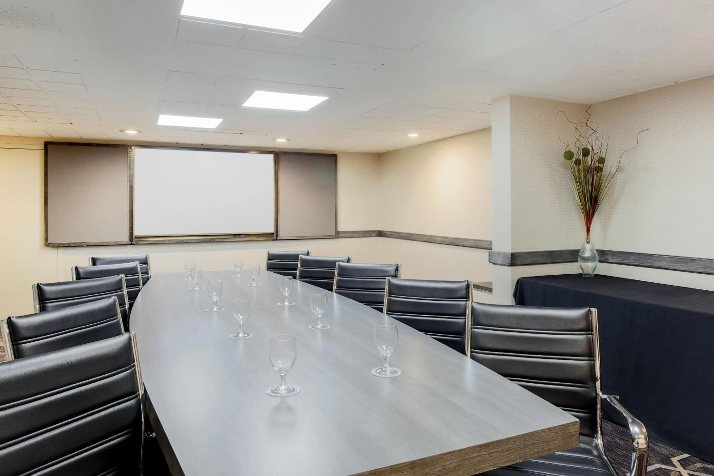 Meeting/conference room in Four Points by Sheraton San Diego