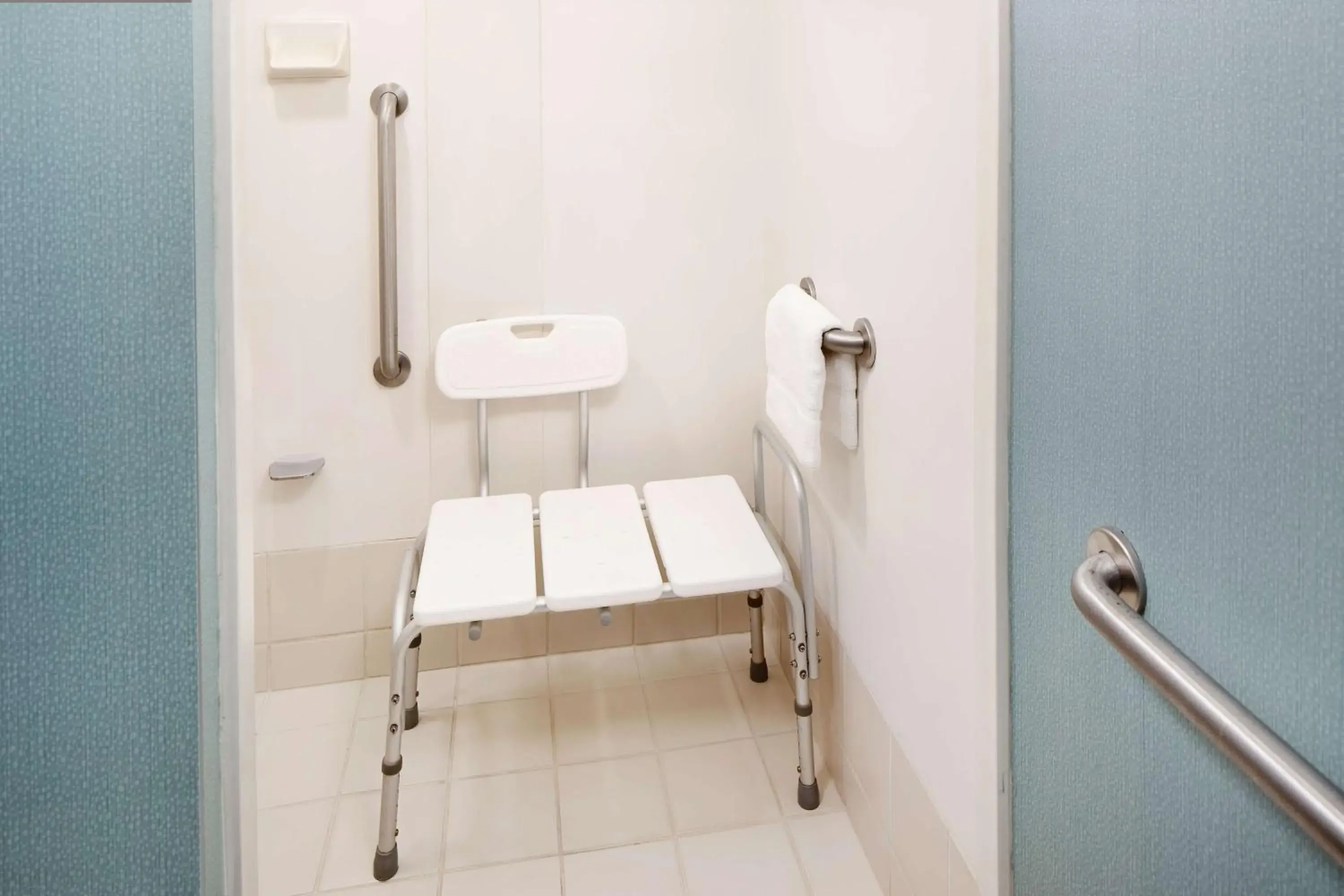 Bathroom in Hyatt Place Ontario/Rancho Cucamonga Bathroom in Hyatt Place Ontario/Rancho Cucamonga